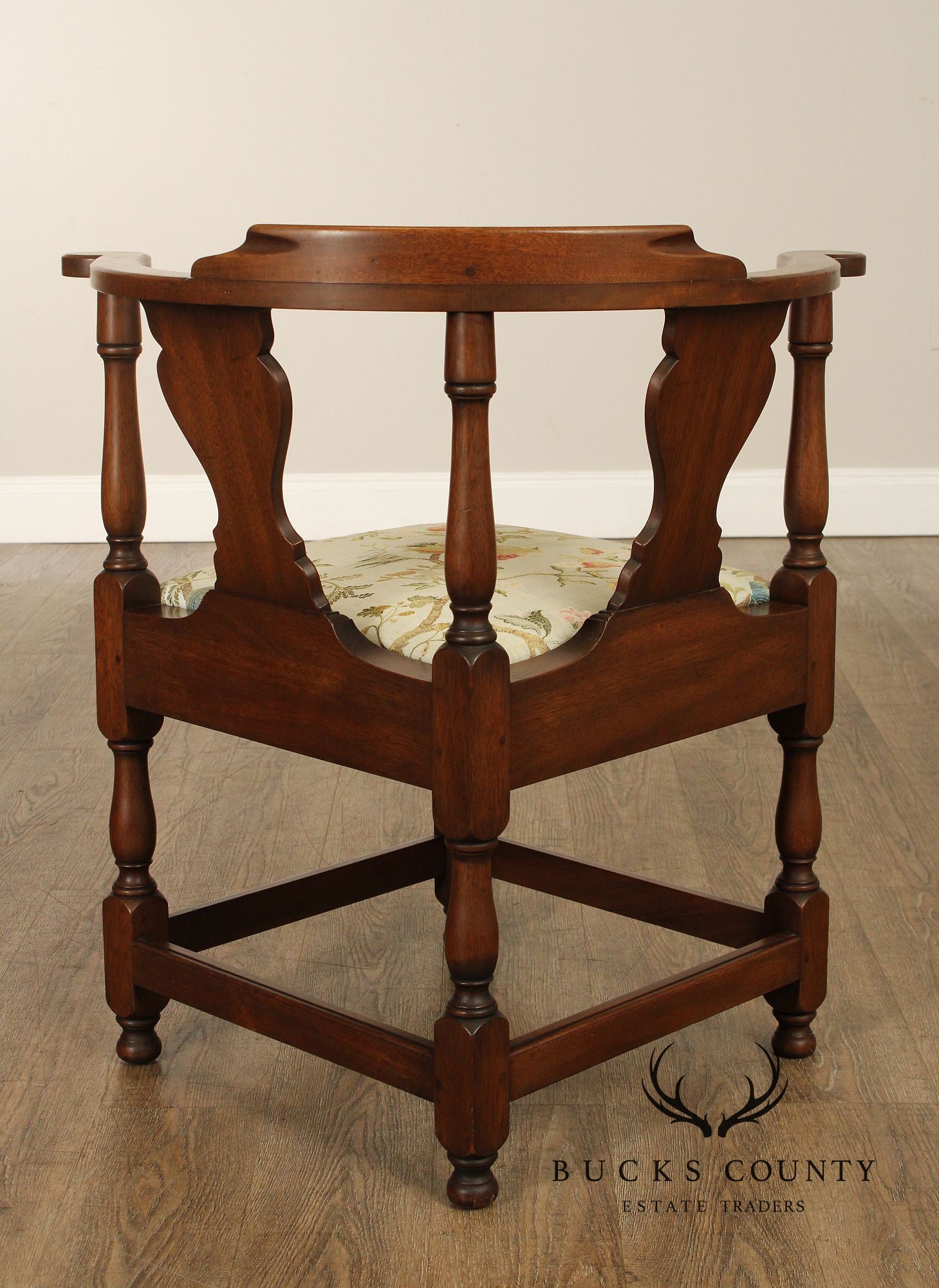 Kittinger Colonial Williamsburg Carved Mahogany Corner Chair