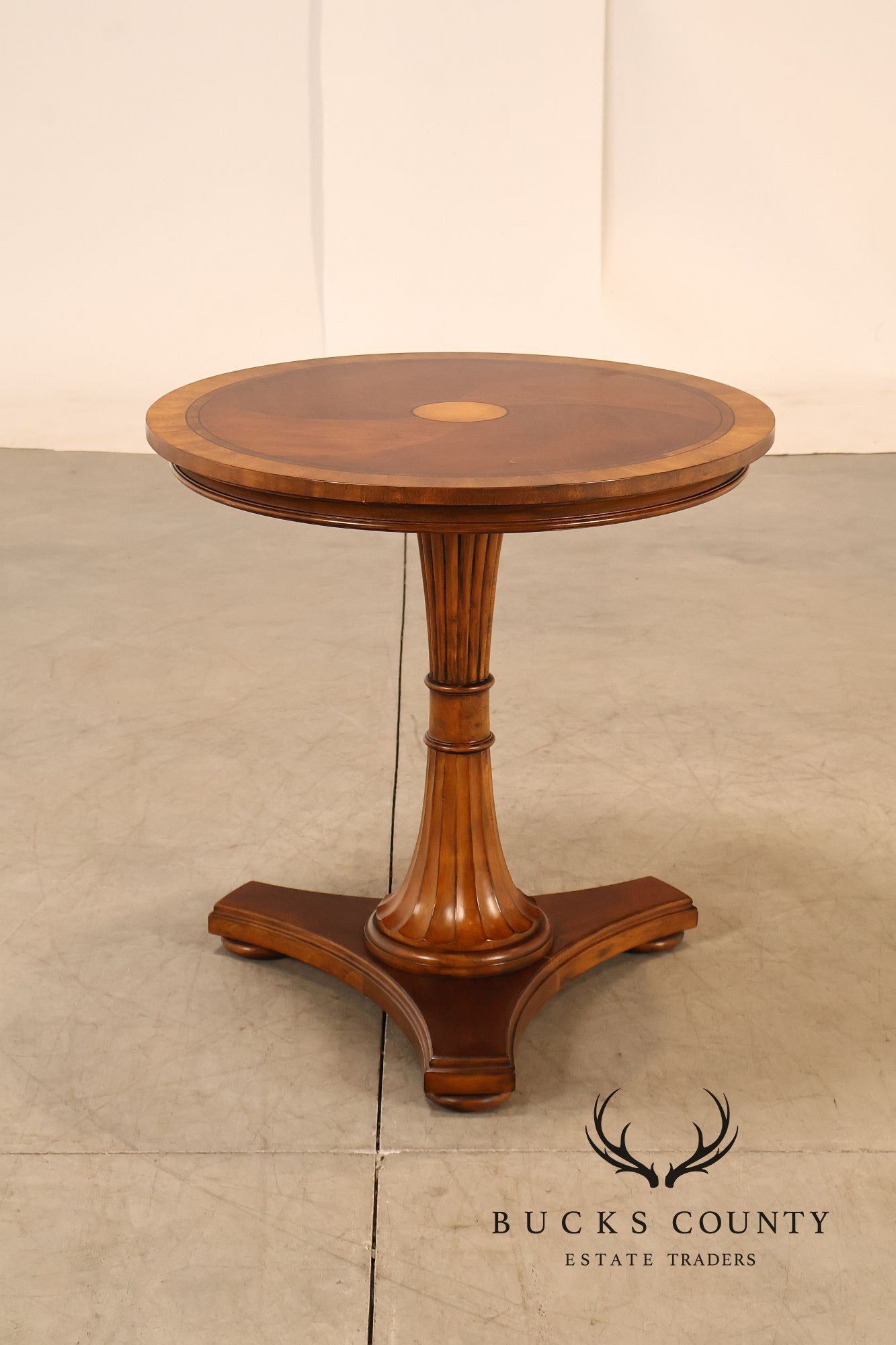 Ethan Allen Townhouse Collection Round Pedestal Side Table