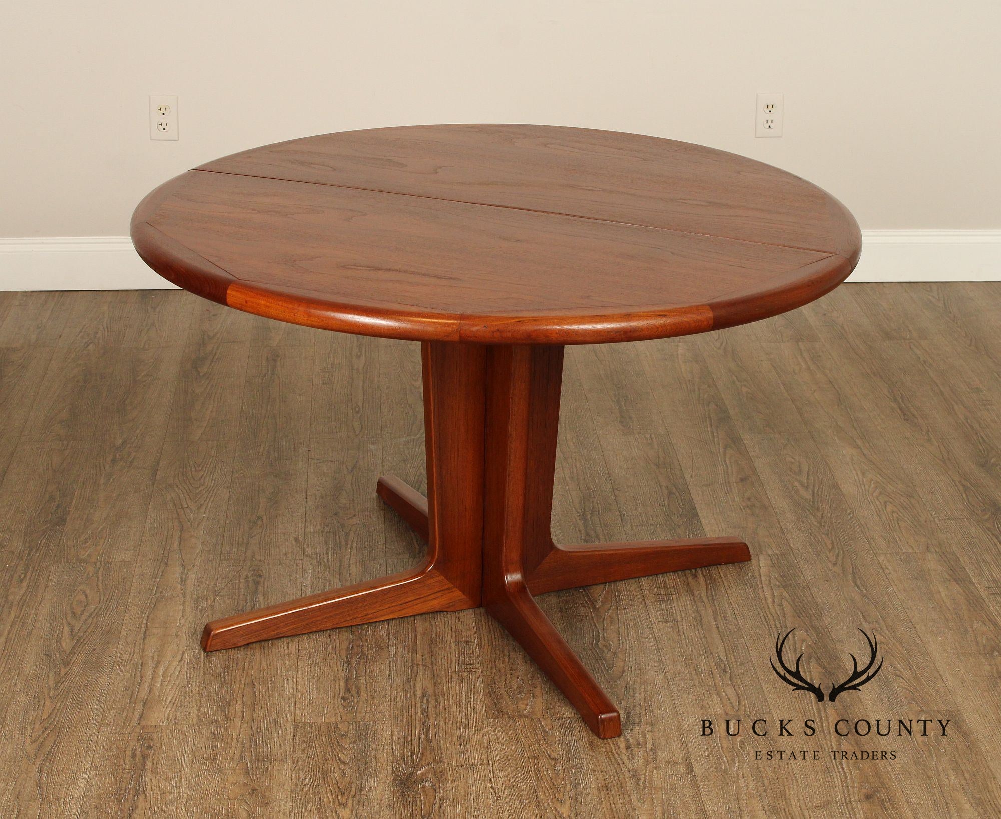 Danish Modern Round Teak Expandable Dining Table