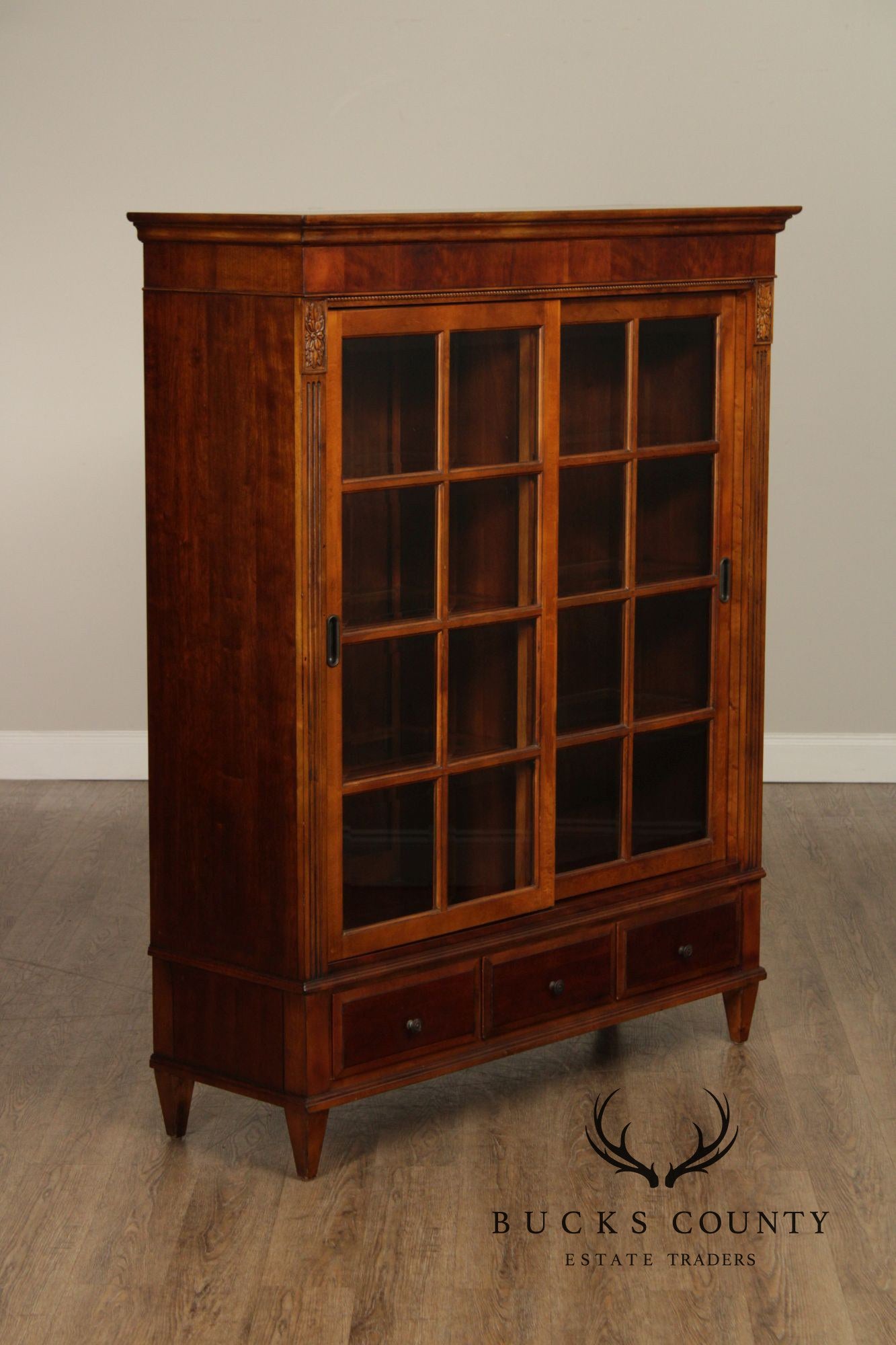 Ethan Allen Traditional Style Lighted Sliding Door Bookcase Display Cabinet