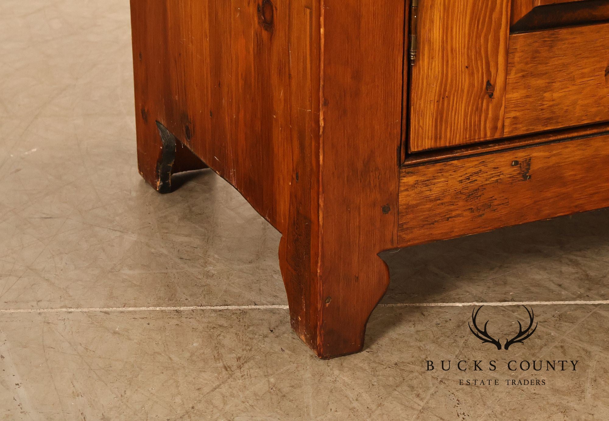 William Draper Cabinetmaker Rustic Country Pine Four Door Cupboard