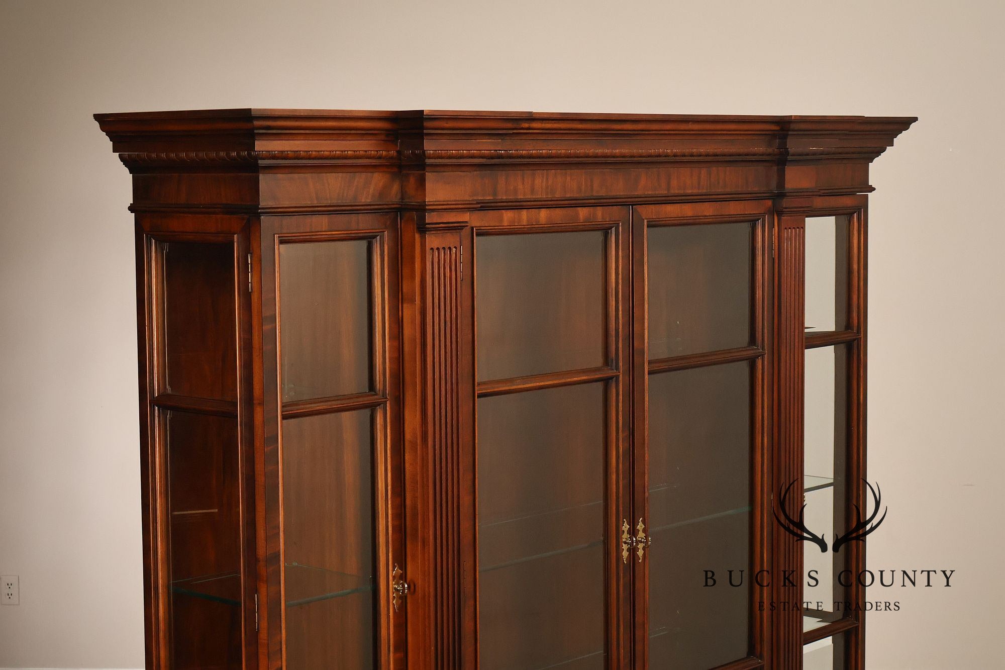 Henredon Furniture Georgian Style Mahogany Breakfront