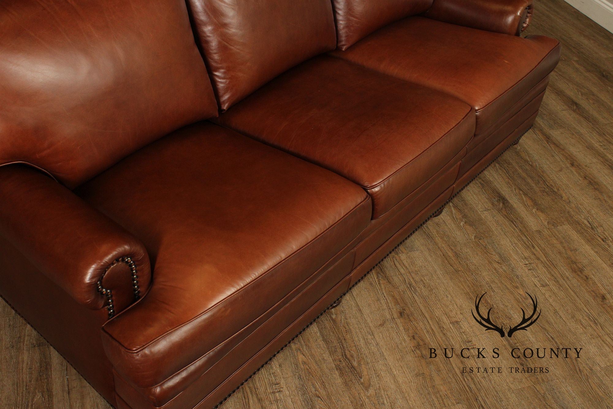 HANCOCK & MOORE ENGLISH TRADITIONAL STYLE BROWN LEATHER SOFA