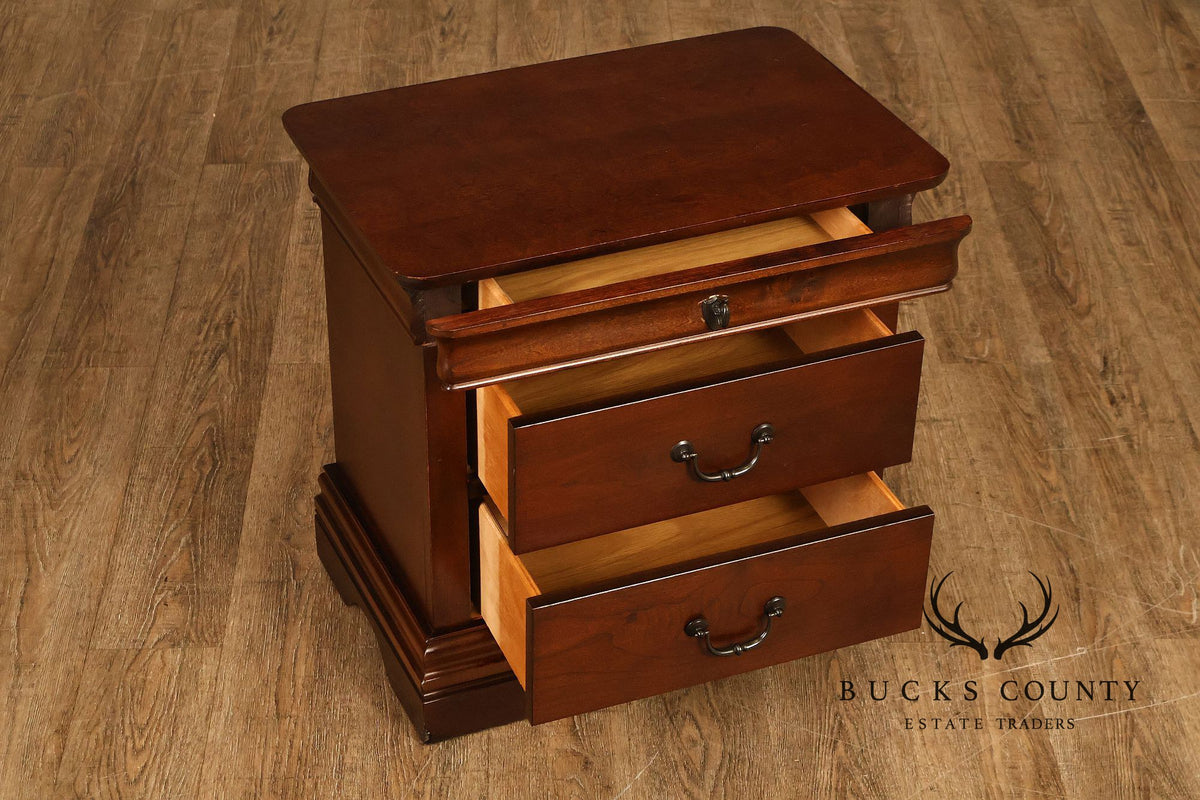 Broyhill Louis Philippe Style Pair Of Three-Drawer Nightstands