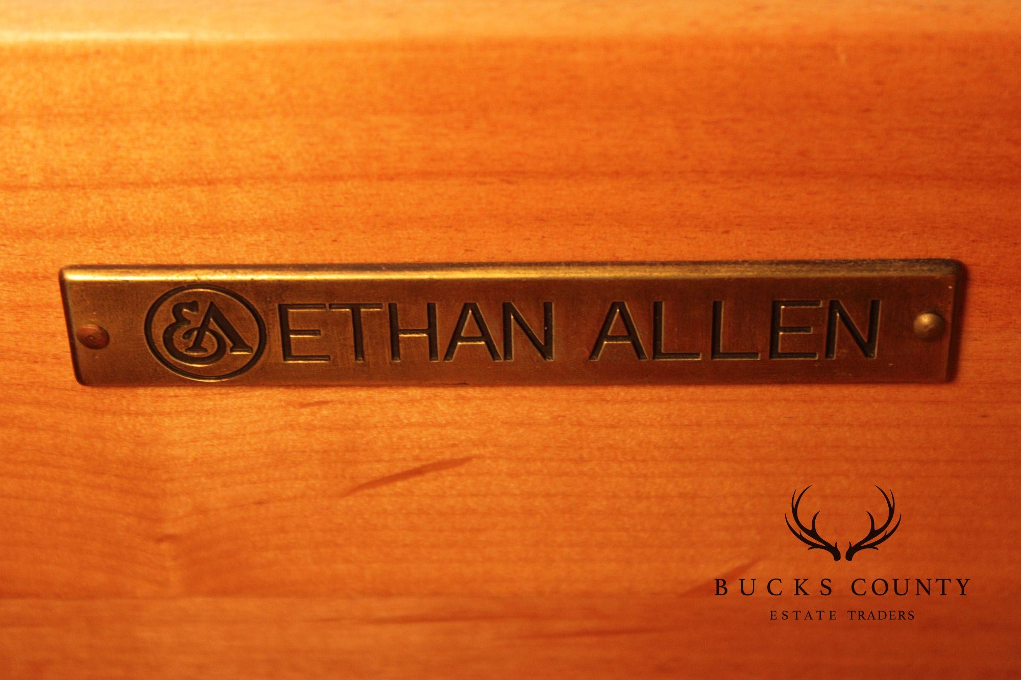 Ethan Allen Traditional Style Lighted Sliding Door Bookcase Display Cabinet