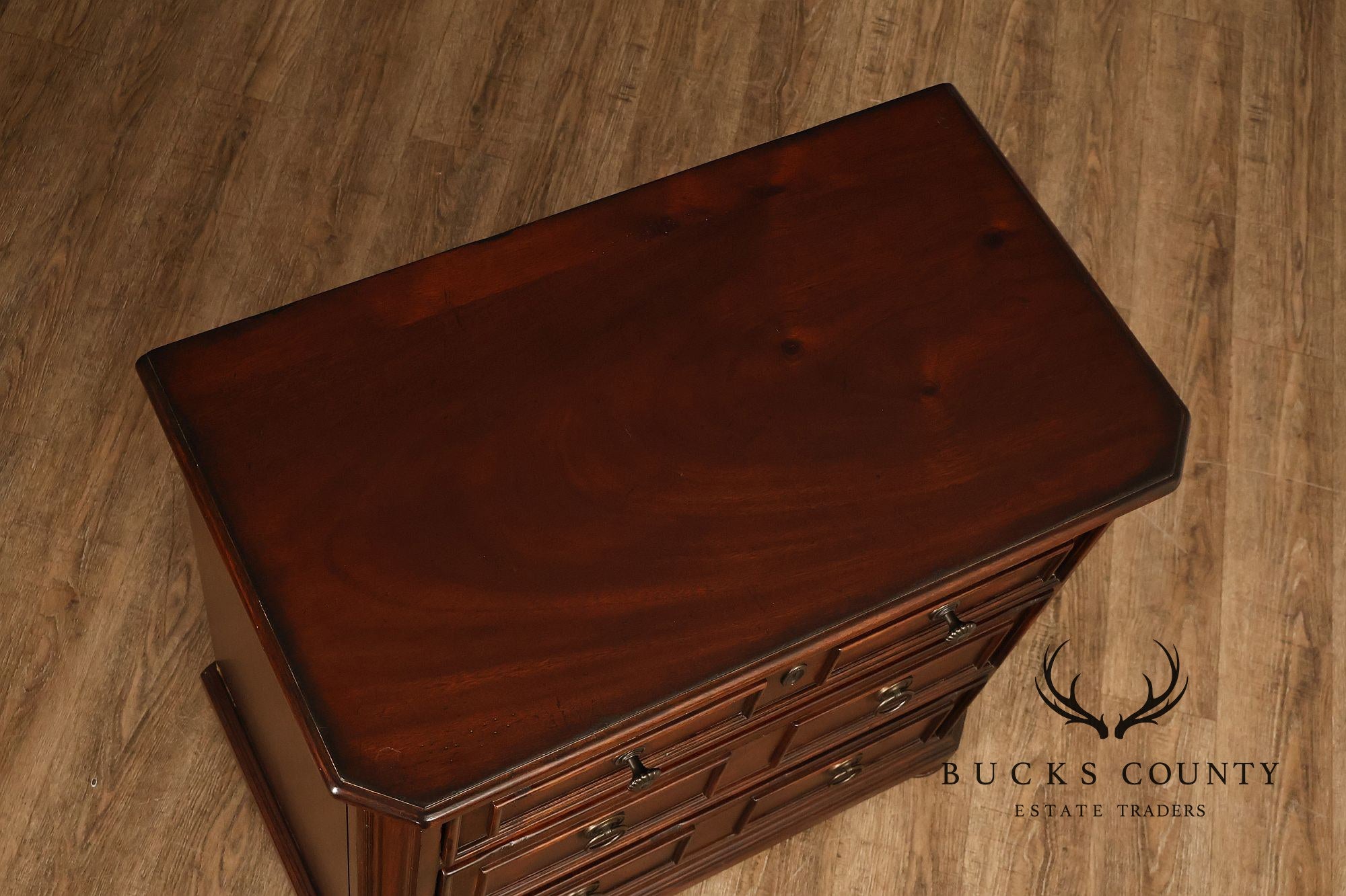 Grafton Street Mahogany Pair of Bedside Chests Nightstands