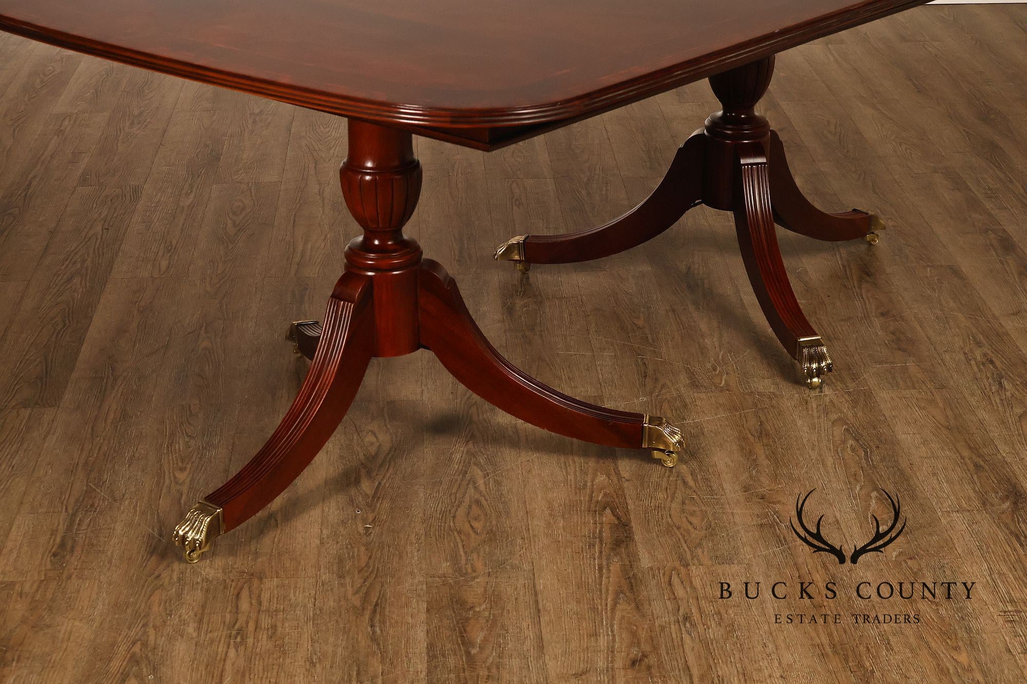 Thomasville Banded Mahogany Double Pedestal Extendable Dining Table