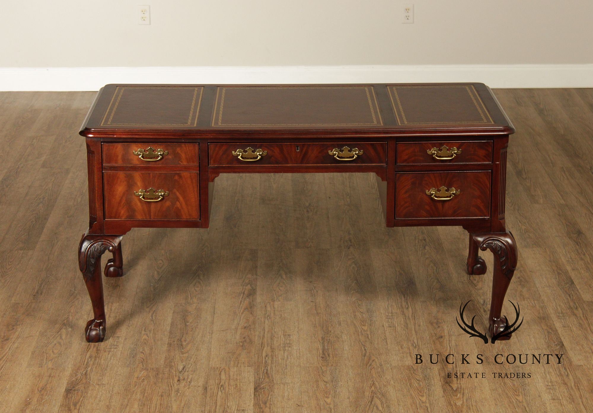 Hekman Chippendale Style Mahogany Leather Top Executive Desk