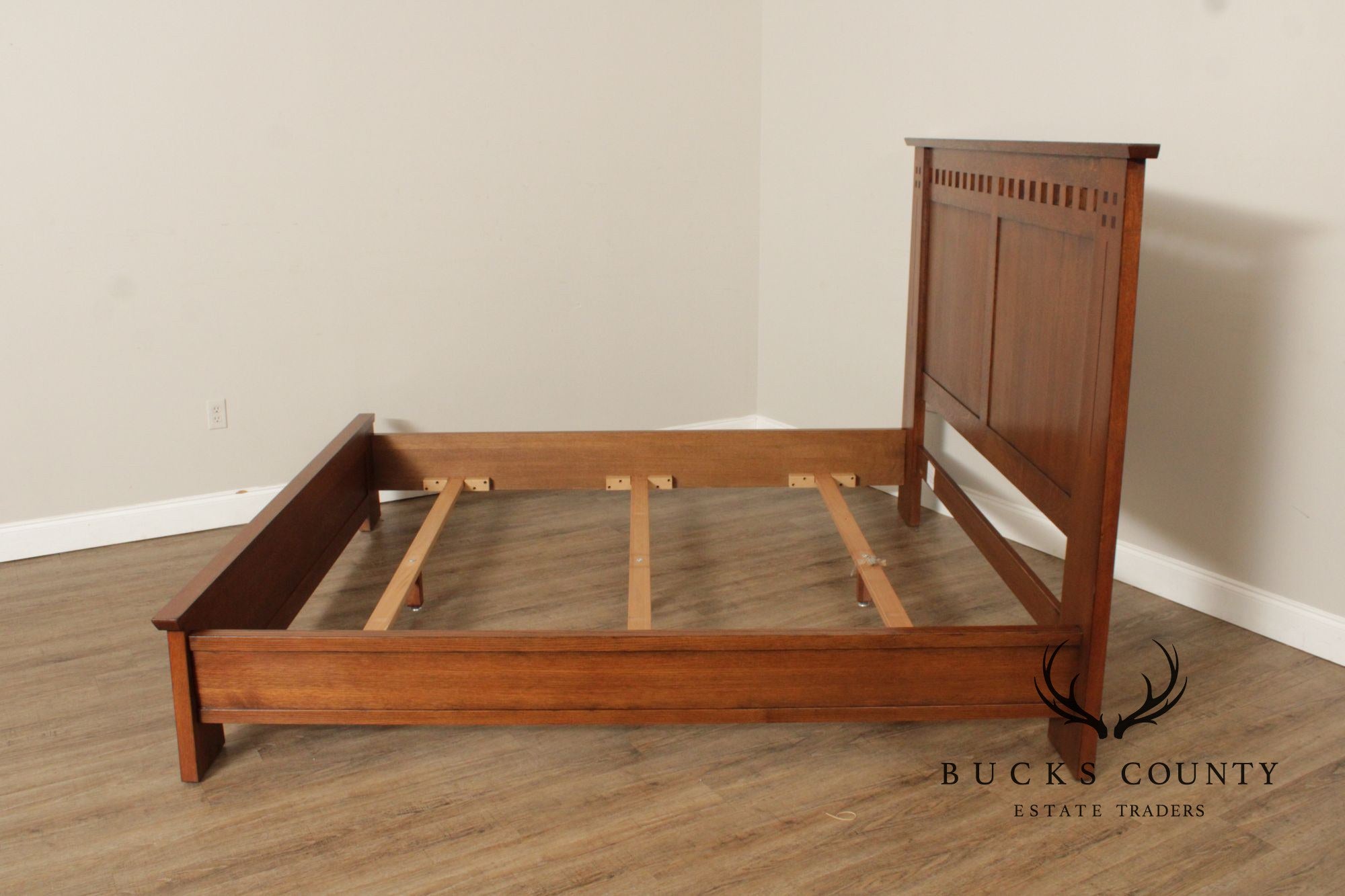 Stickley Highlands Collection King Size Oak Bed Frame