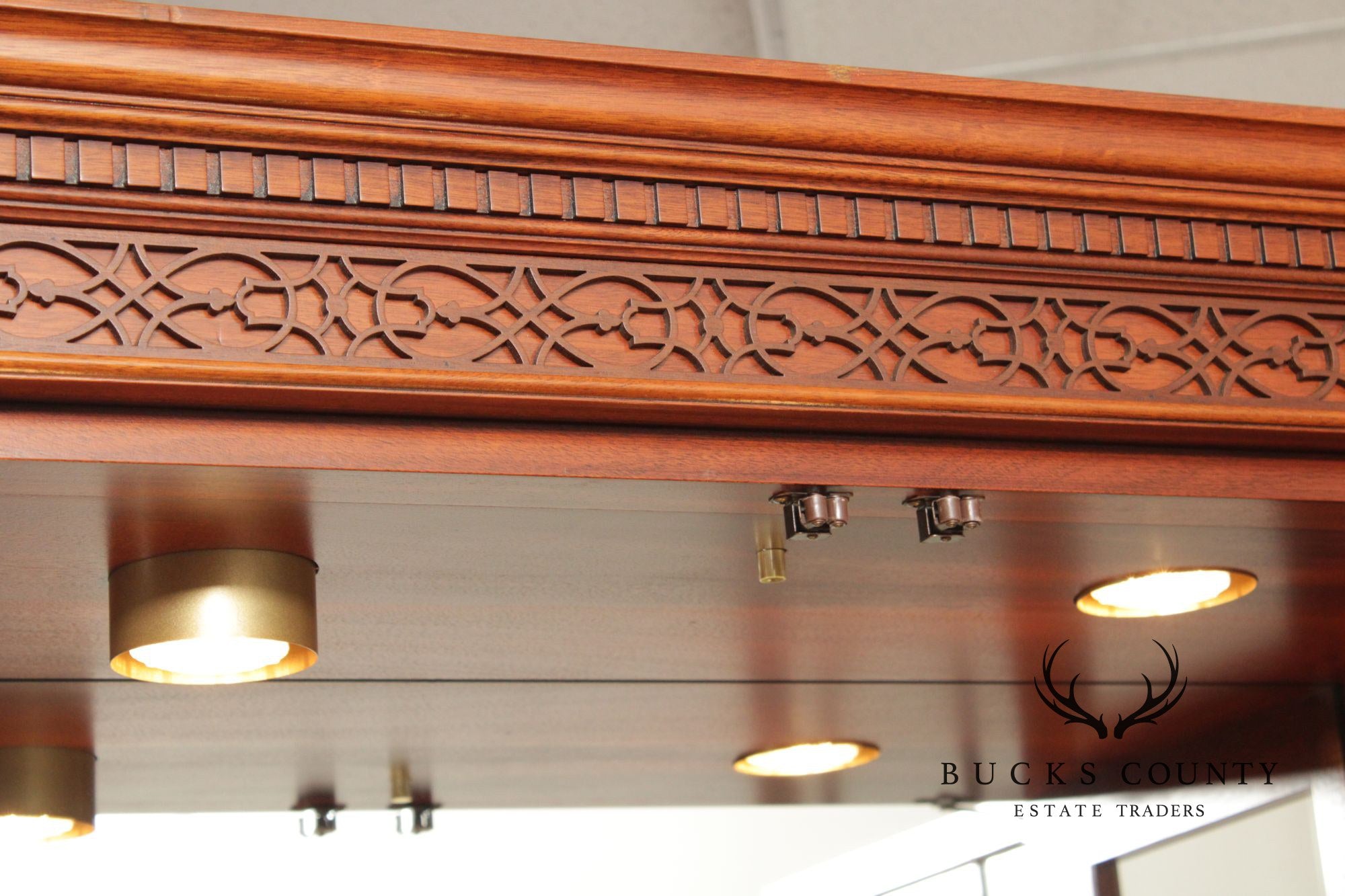 Stickley Georgian Style Mahogany Breakfront China Cabinet