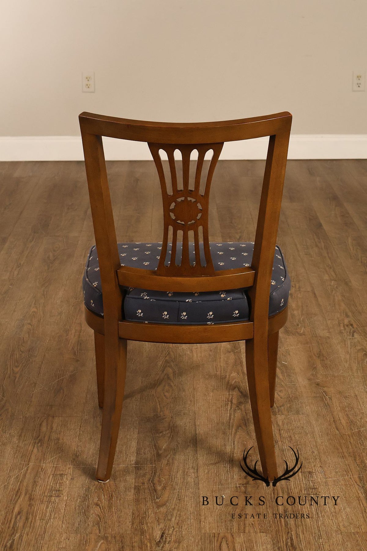 Henredon Gustavian Style Walnut Set Of 6 Dining Chairs With Rosette Backs