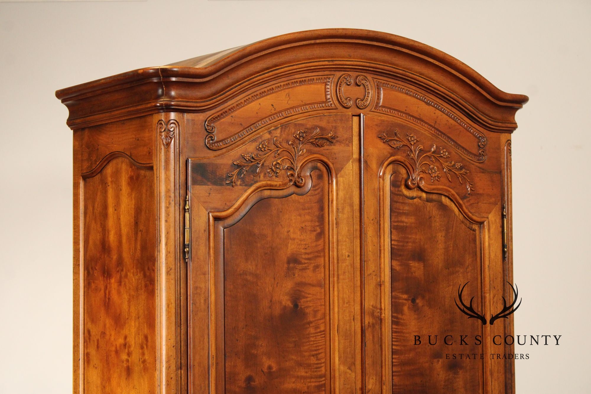 Henredon Villandry Collection French Louis XV Style Armoire