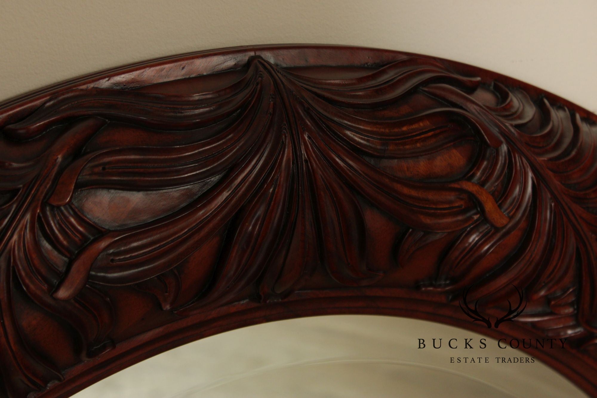 Ethan Allen British Classics Round Foliate Carved Frame Wall Mirror