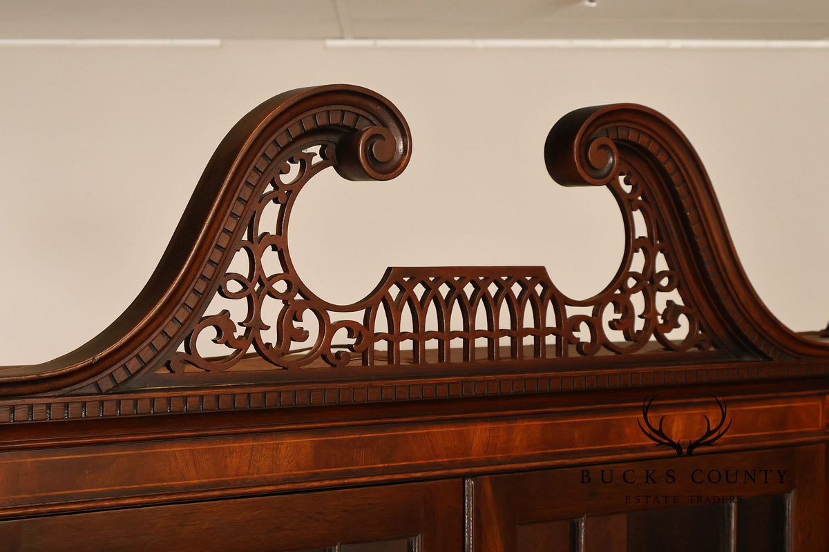 Baker Furniture Georgian Style Vintage Mahogany Breakfront Bookcase