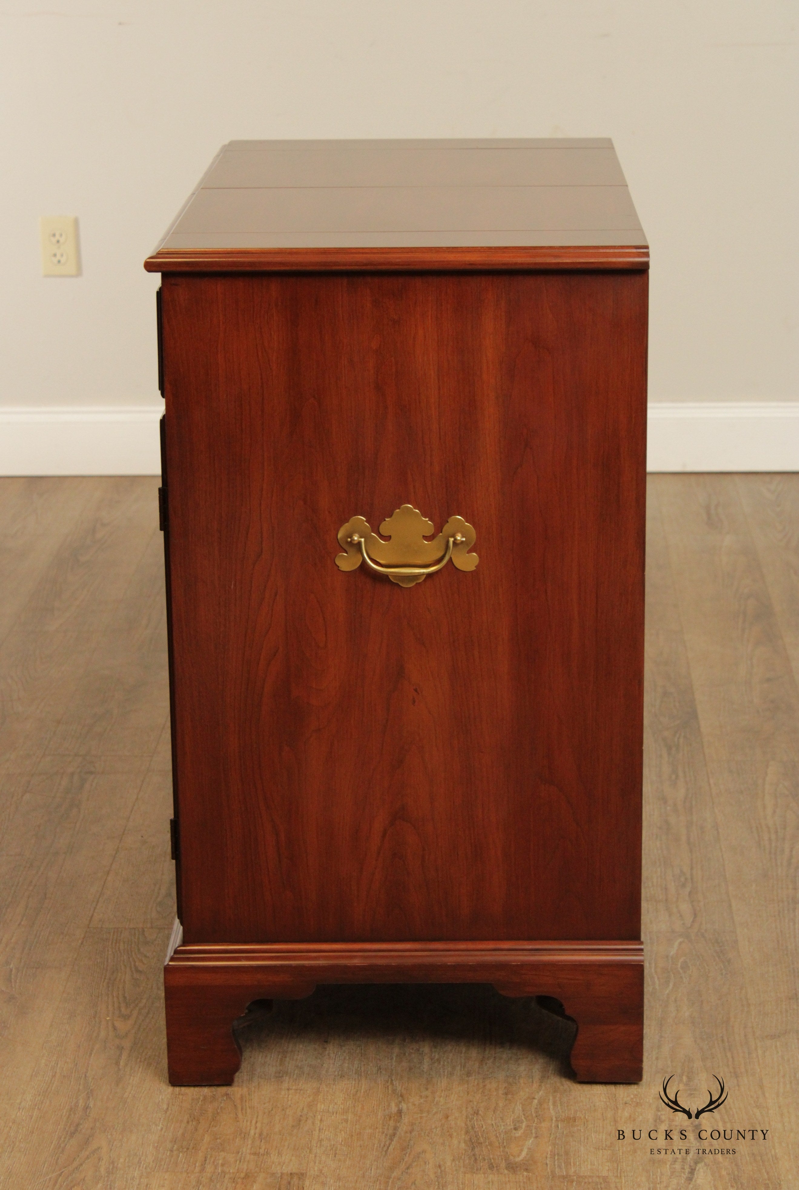 Henkel Harris Colonial Style Cherry Flip Top Server