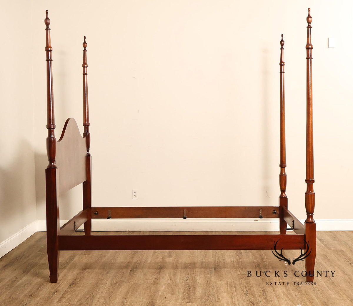 Hickory Chair Co. Georgian Style Queen Size Mahogany Four Poster Bed