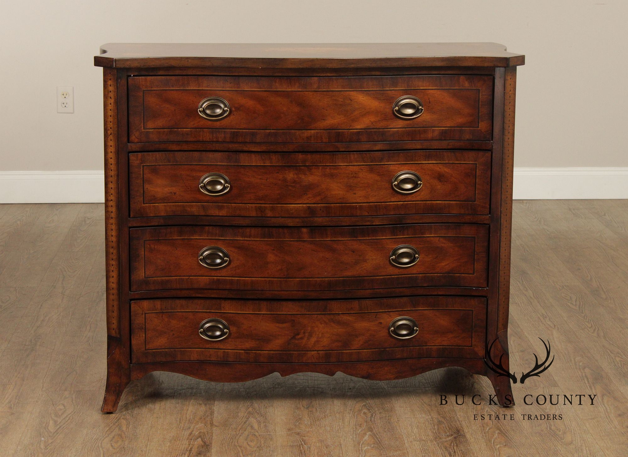 Hooker Furniture Hepplewhite Style Mahogany Chest of Drawers