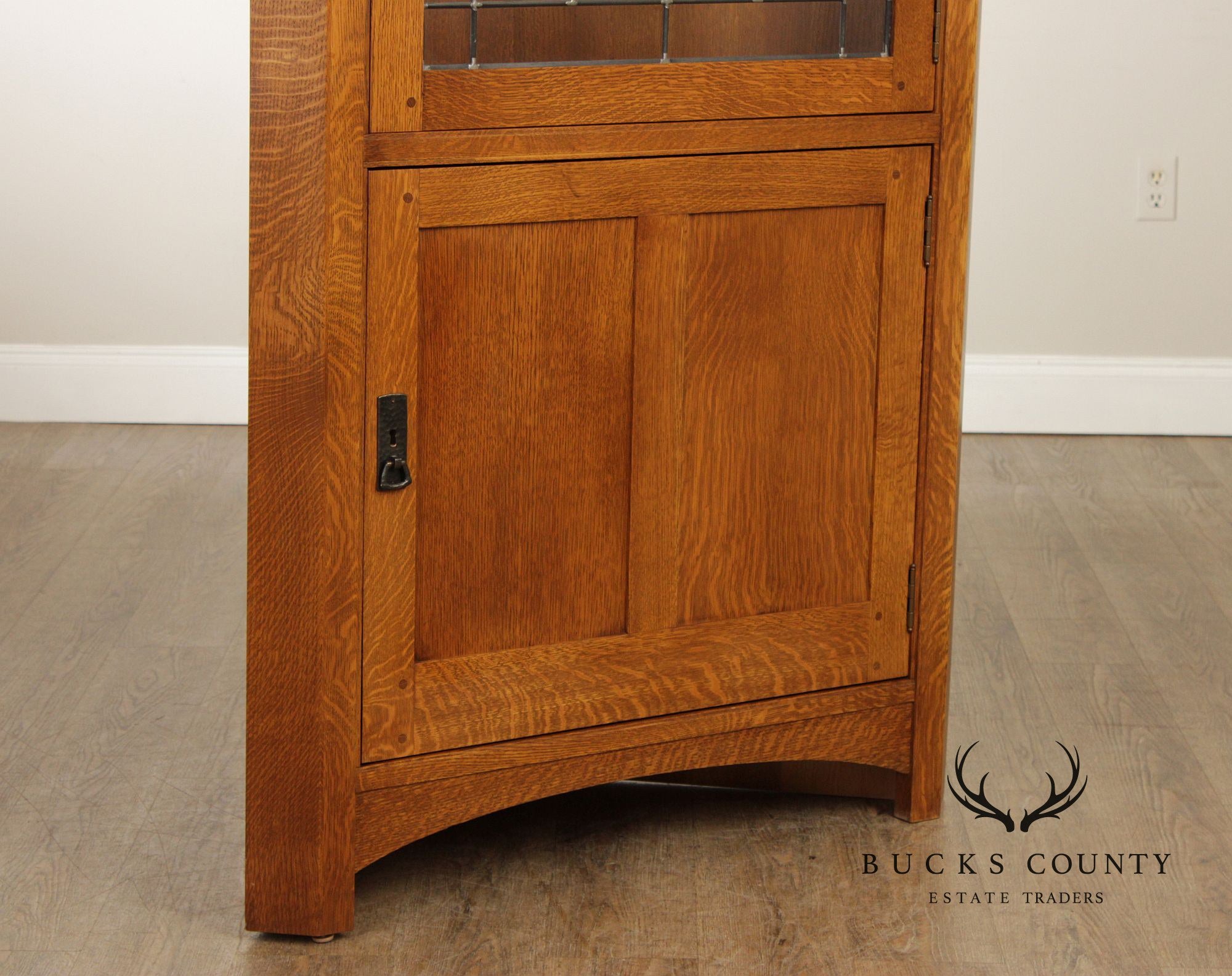 Stickley Mission Collection Oak Corner Cabinet with Art Glass