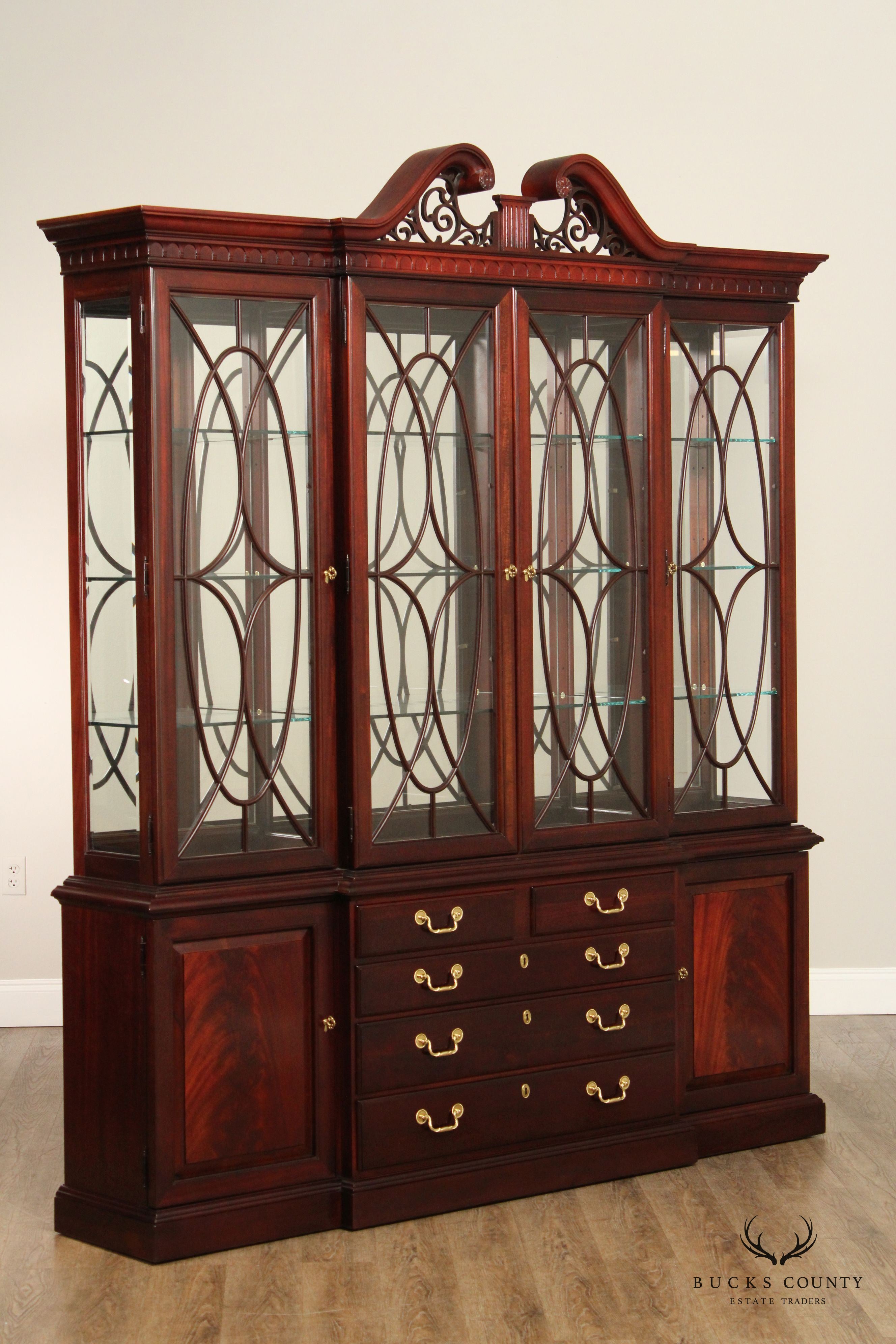 Thomasville Georgian Style Large Mahogany China Display Breakfront