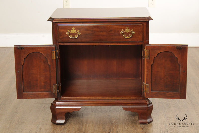 Drexel Heritage Chippendale Style Pair of Vintage Cherry Bedside Cabinet Nightstands
