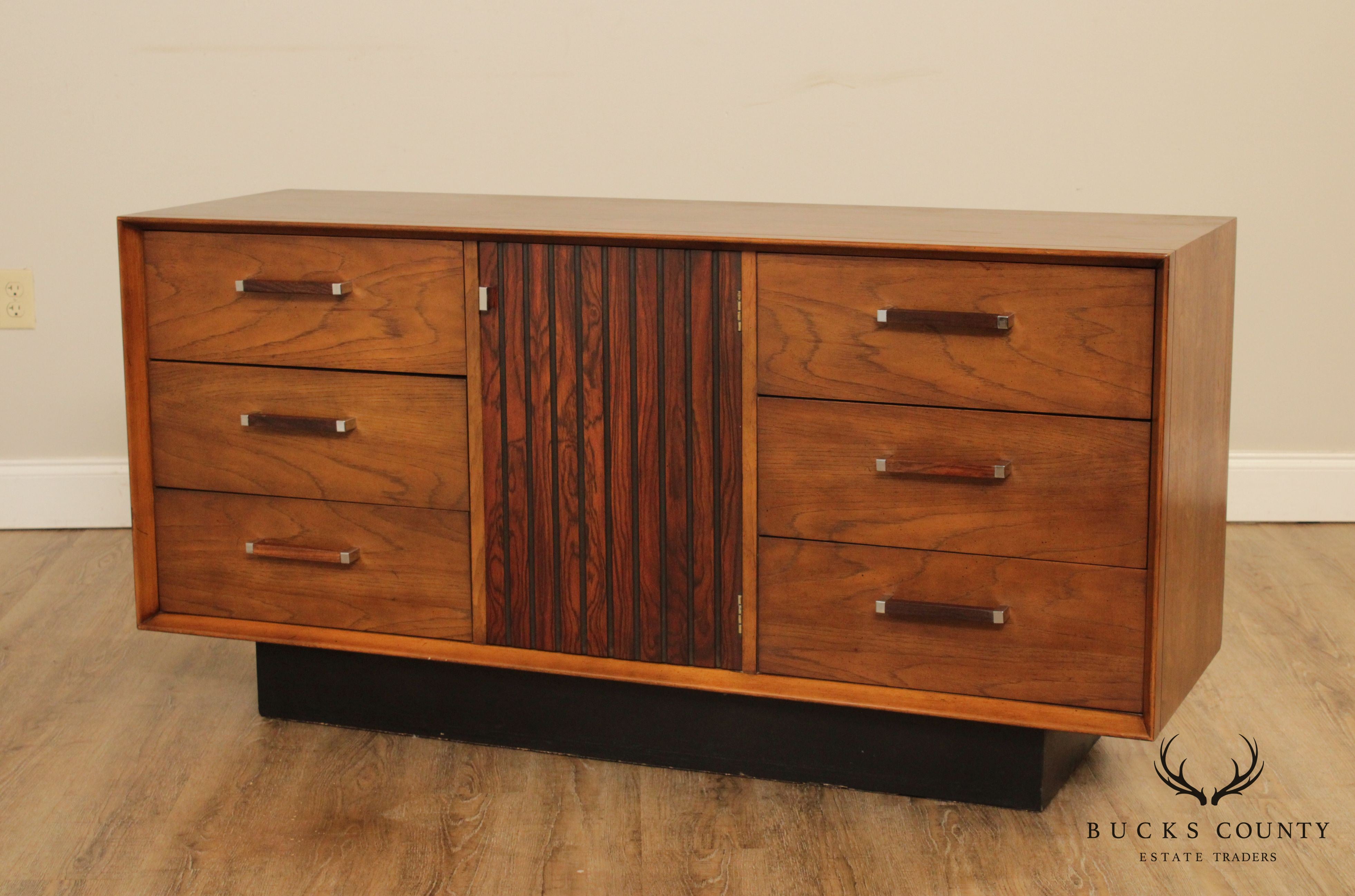 Lane Mid Century Modern Tower Suite Long Dresser