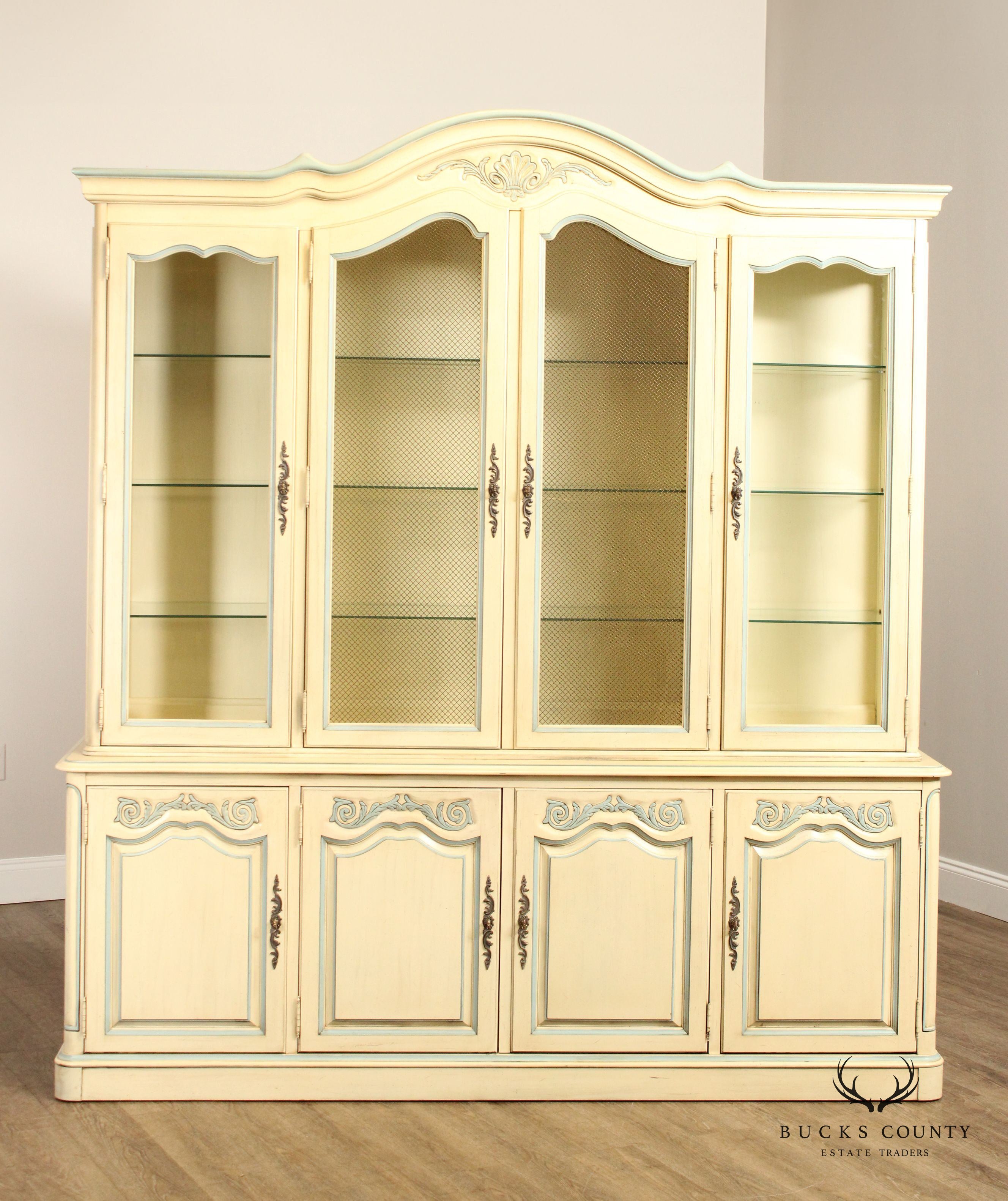 FRENCH COUNTRY STYLE VINTAGE PAINTED CHINA CABINET