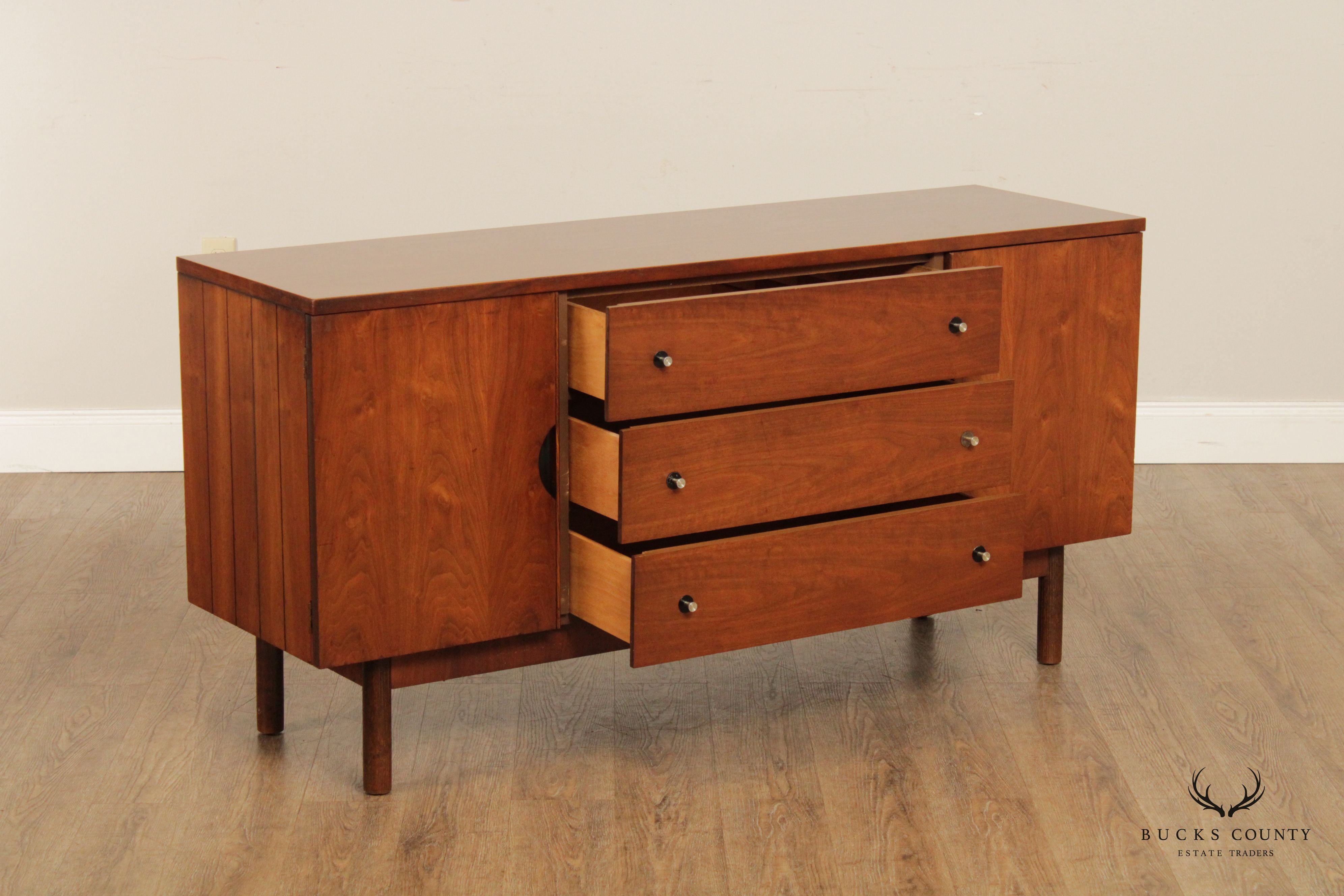 Stanley Furniture Mid Century Modern Walnut Sideboard