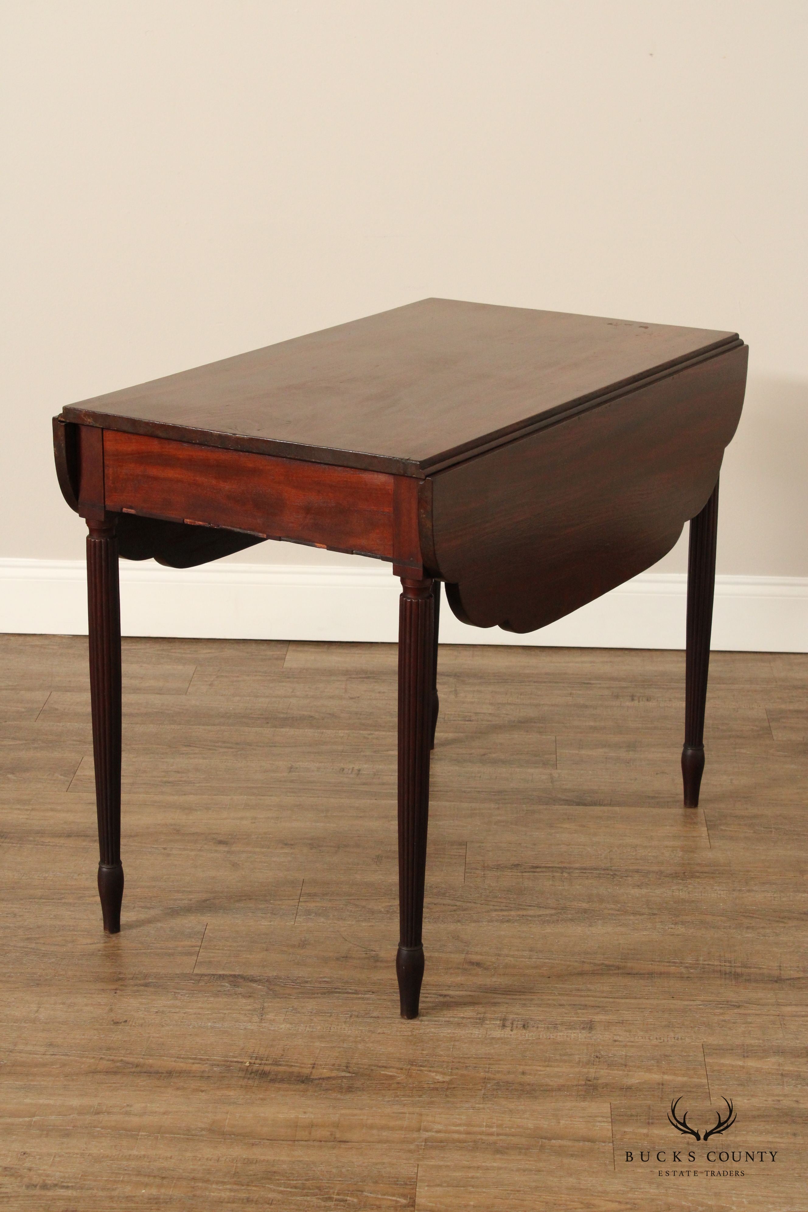 Antique American Federal Period Mahogany Pembroke Side Table