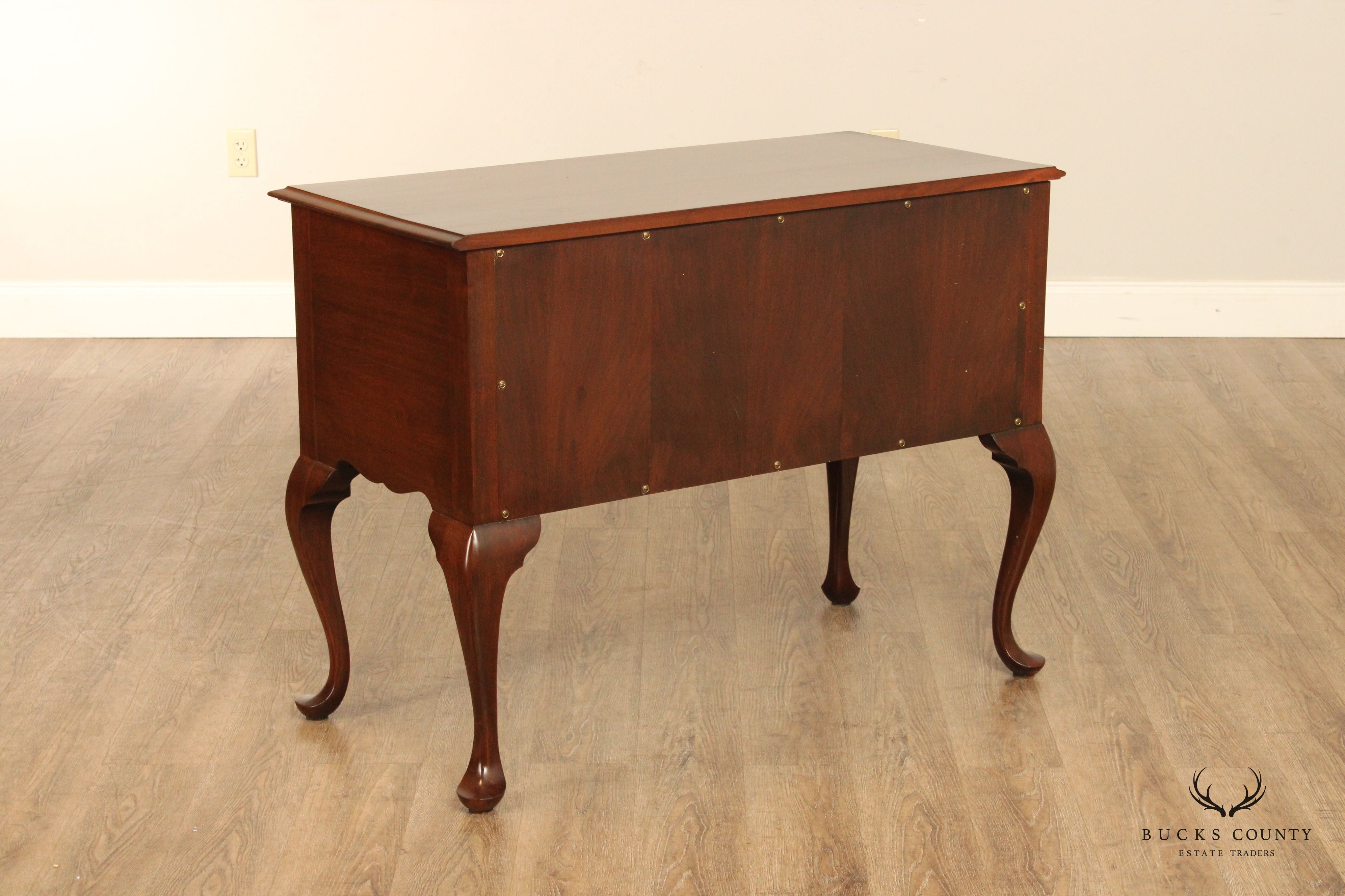 Alvin Rothenberger Bench Made Queen Anne Style Mahogany Lowboy