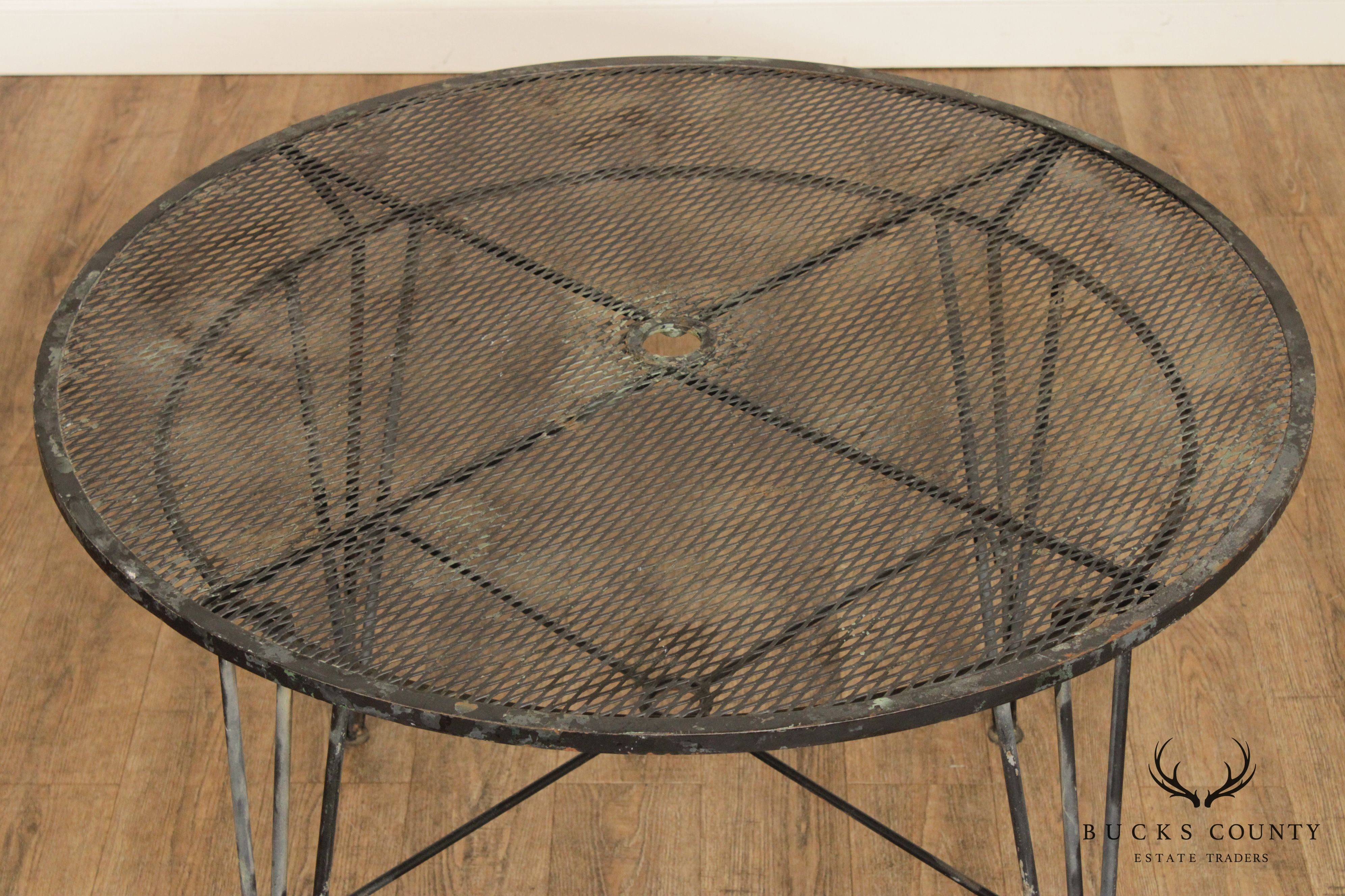 Salterini 'Radar' Midcentury Modern Wrought Iron Round Patio Dining Table