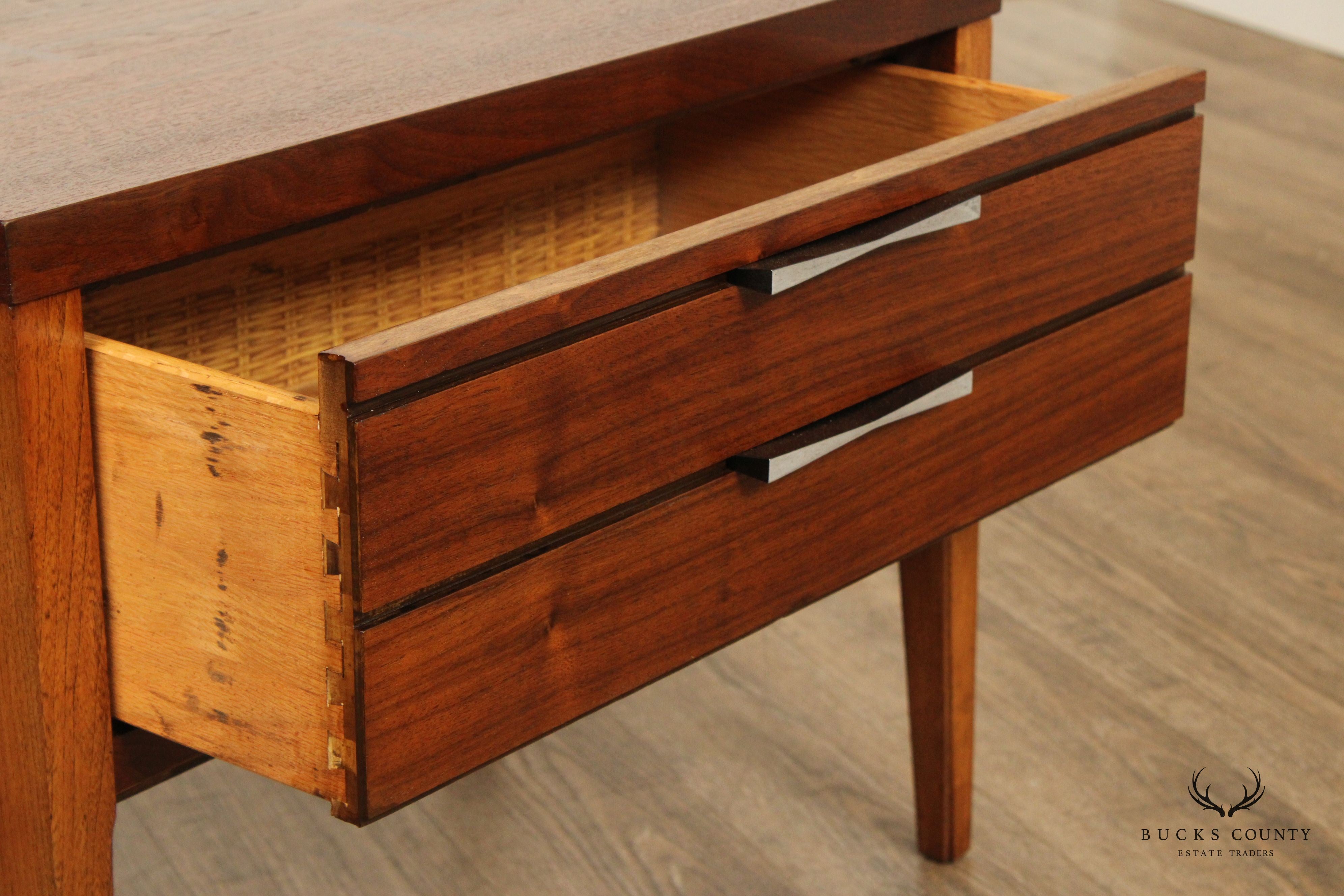 Lane 'Tuxedo' Mid Century Modern Walnut Nightstand