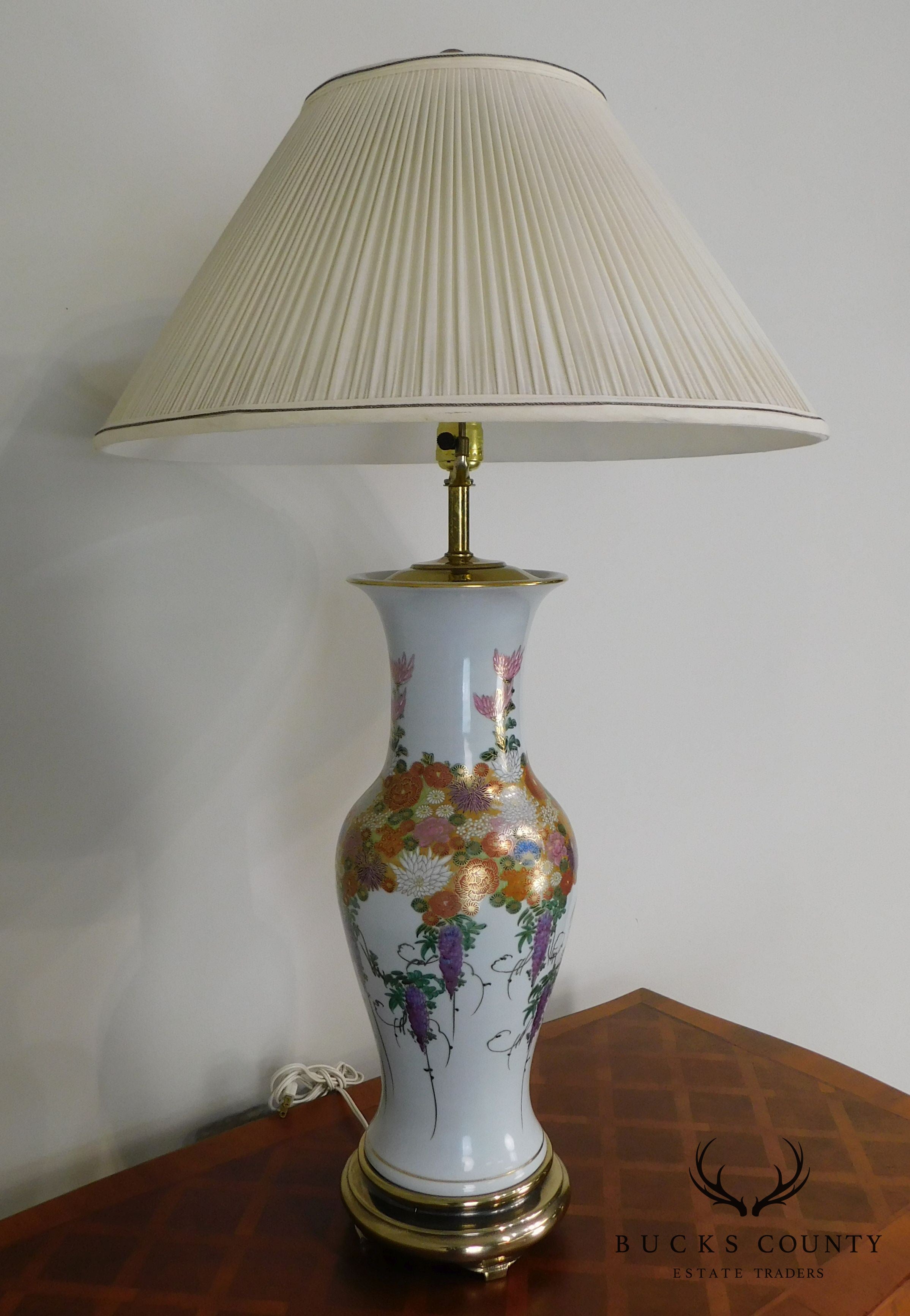 Quality Asian Style Floral Porcelain Table Lamp