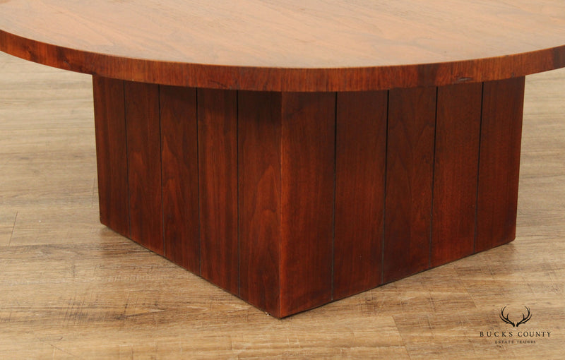Lane Furniture Mid Century ModernRound  Walnut Pedestal  Coffee Table