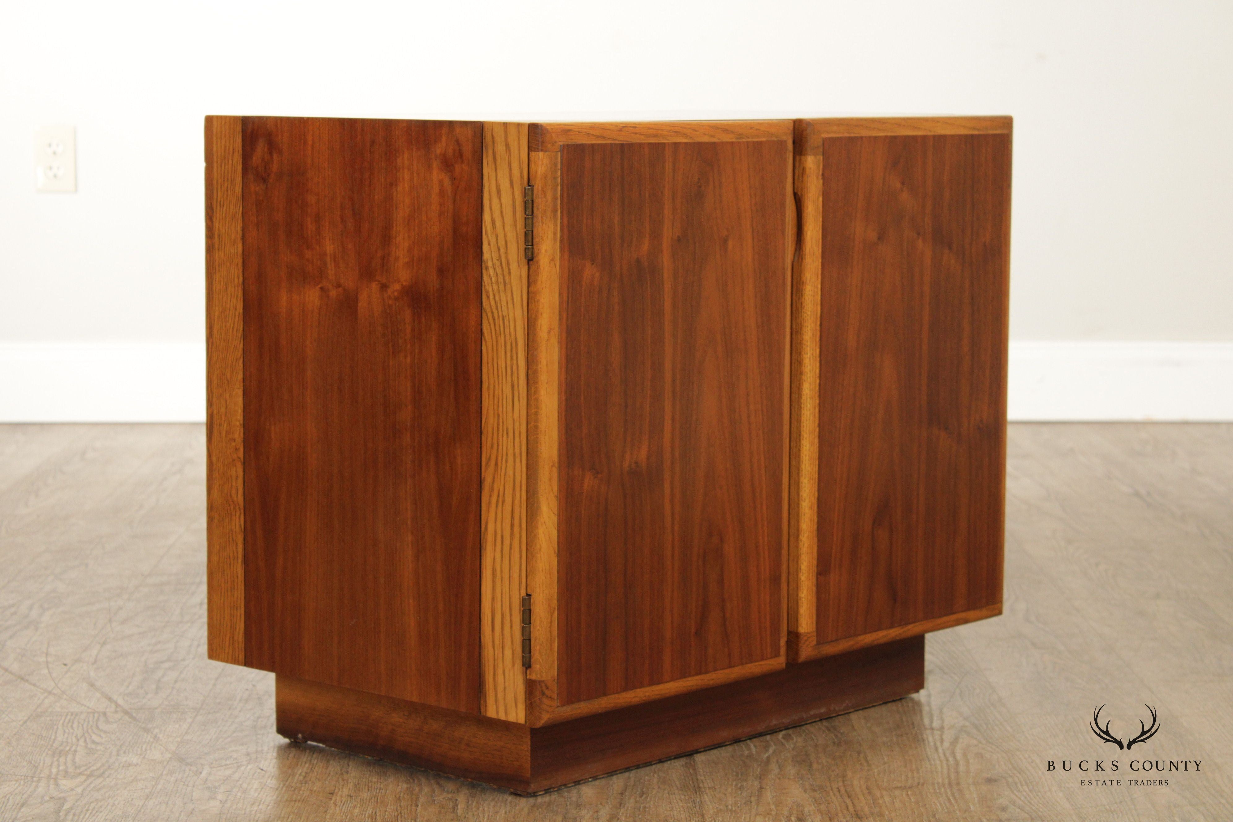 Lane Mid Century Modern Pair of Walnut Cabinet Nightstands