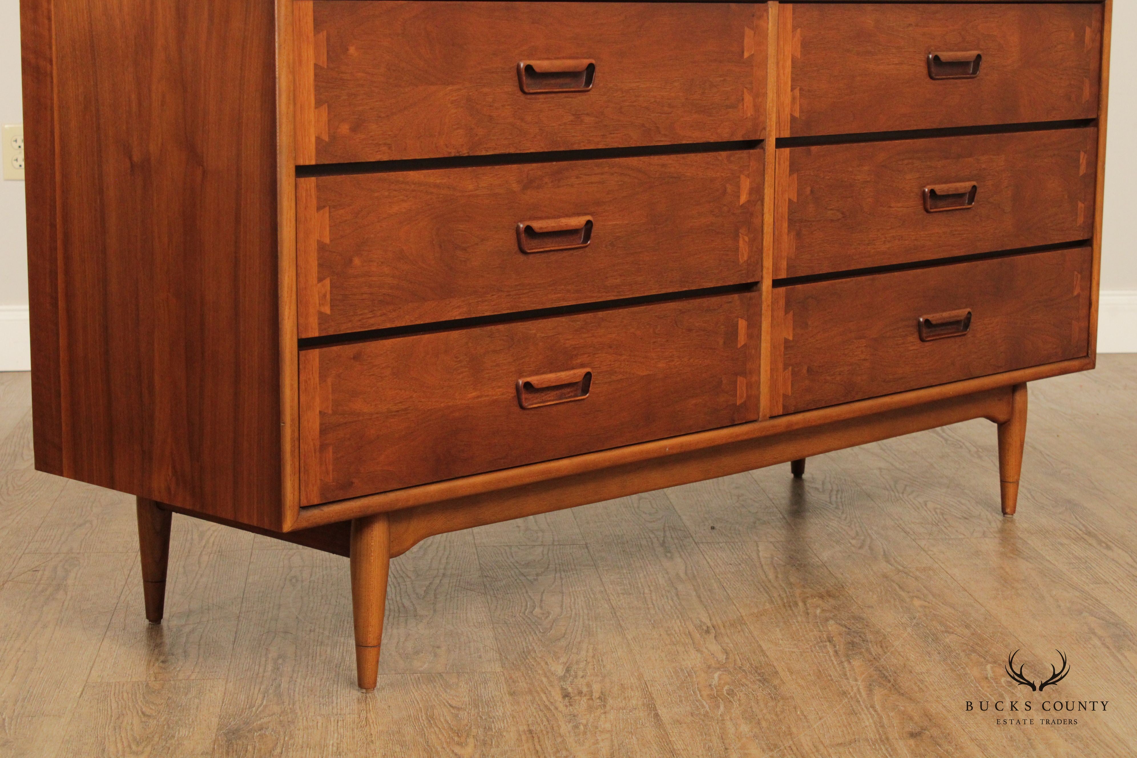 Lane Mid Century Modern Walnut Acclaim Long Dresser