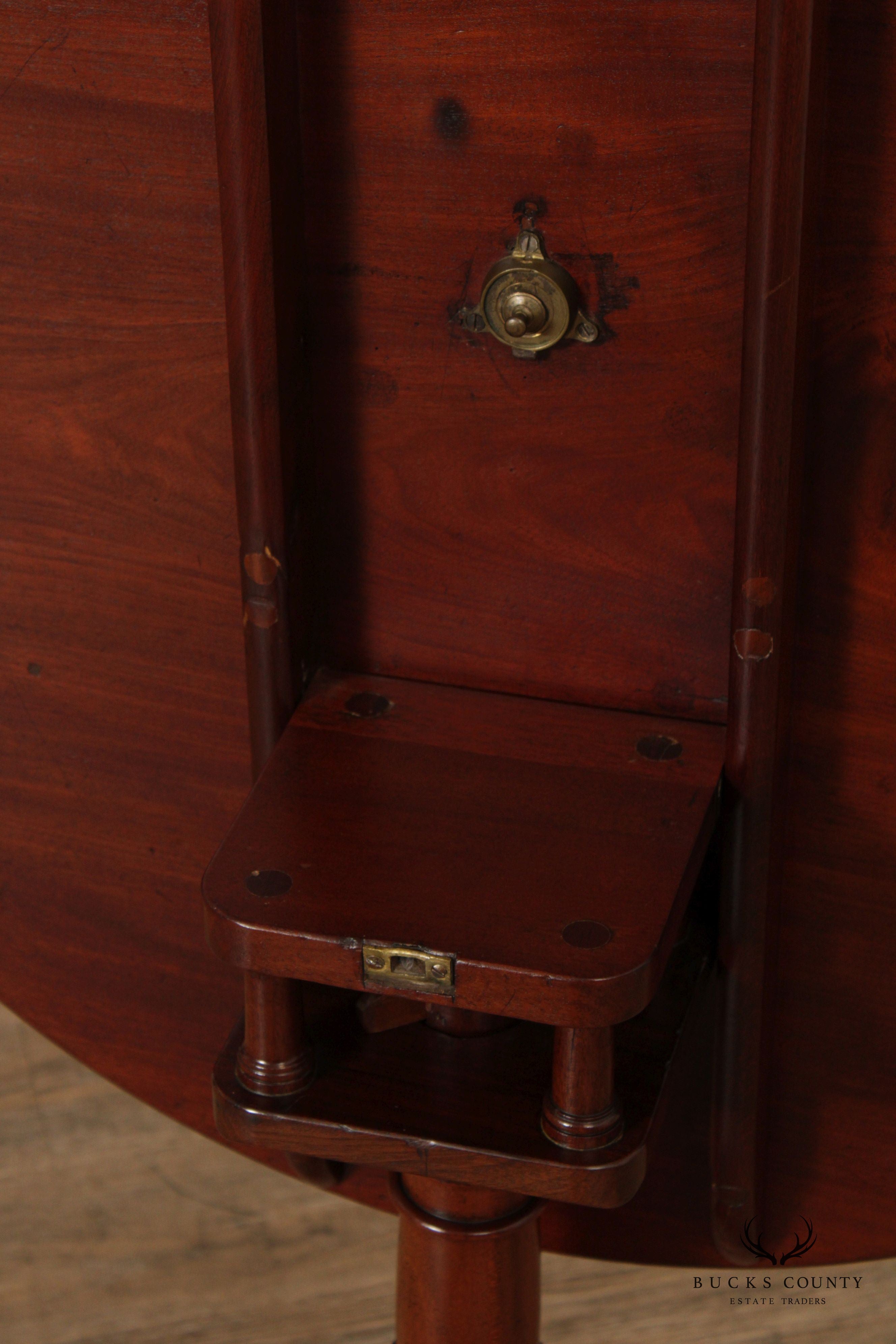 18th Century Philadelphia Mahogany Chippendale Style Tilt Top Tea Table