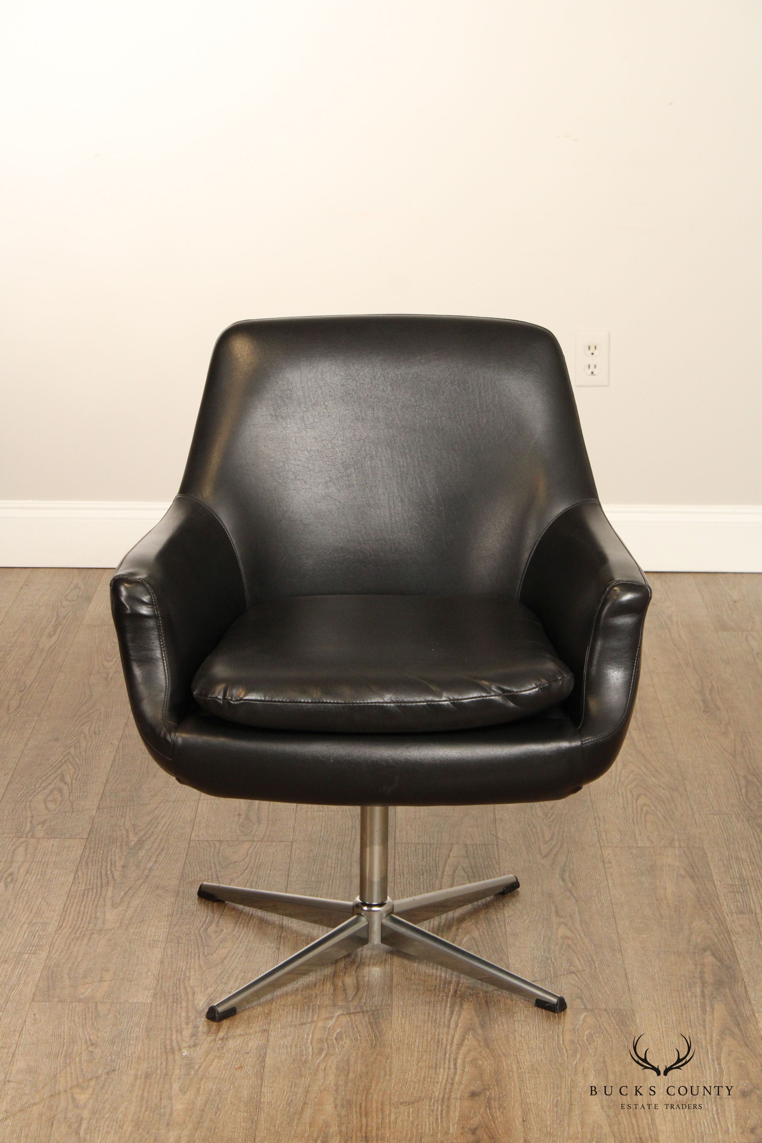 Burris Manufacturing Co. Mid Century Modern Pair of Swivel Club Chairs