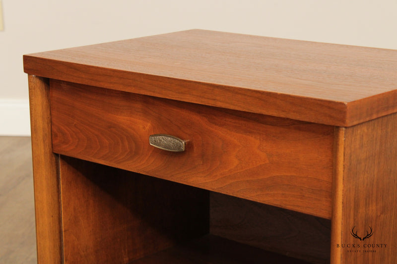 Broyhill Mid Century Modern Pair of Walnut Nightstands