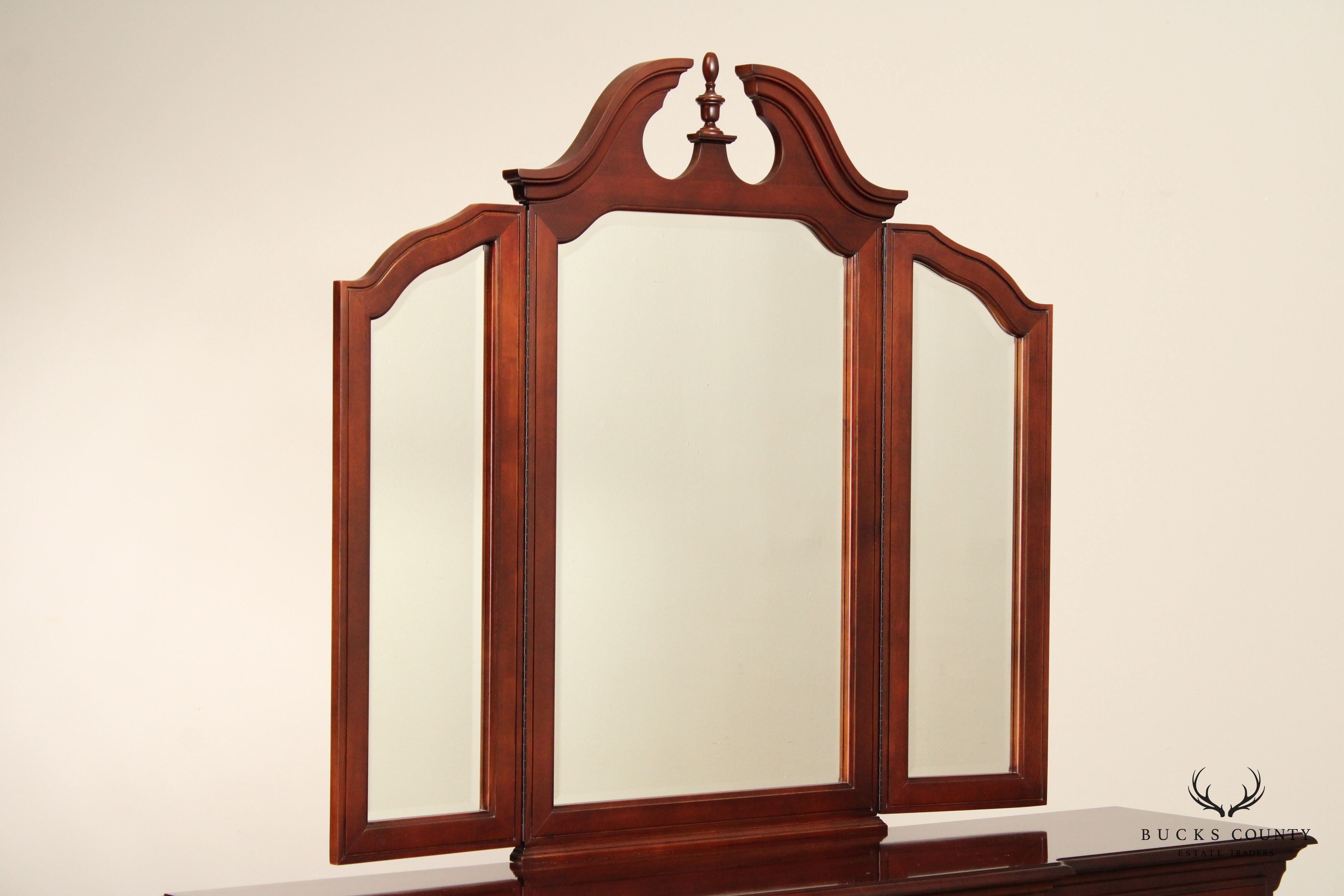 Thomasville Collectors Cherry Dresser with Mirror