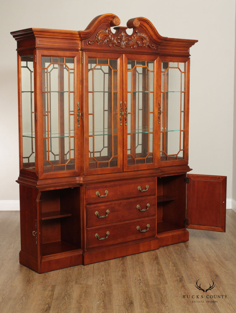 Stanley Chippendale Style Mahogany Breakfront China Cabinet