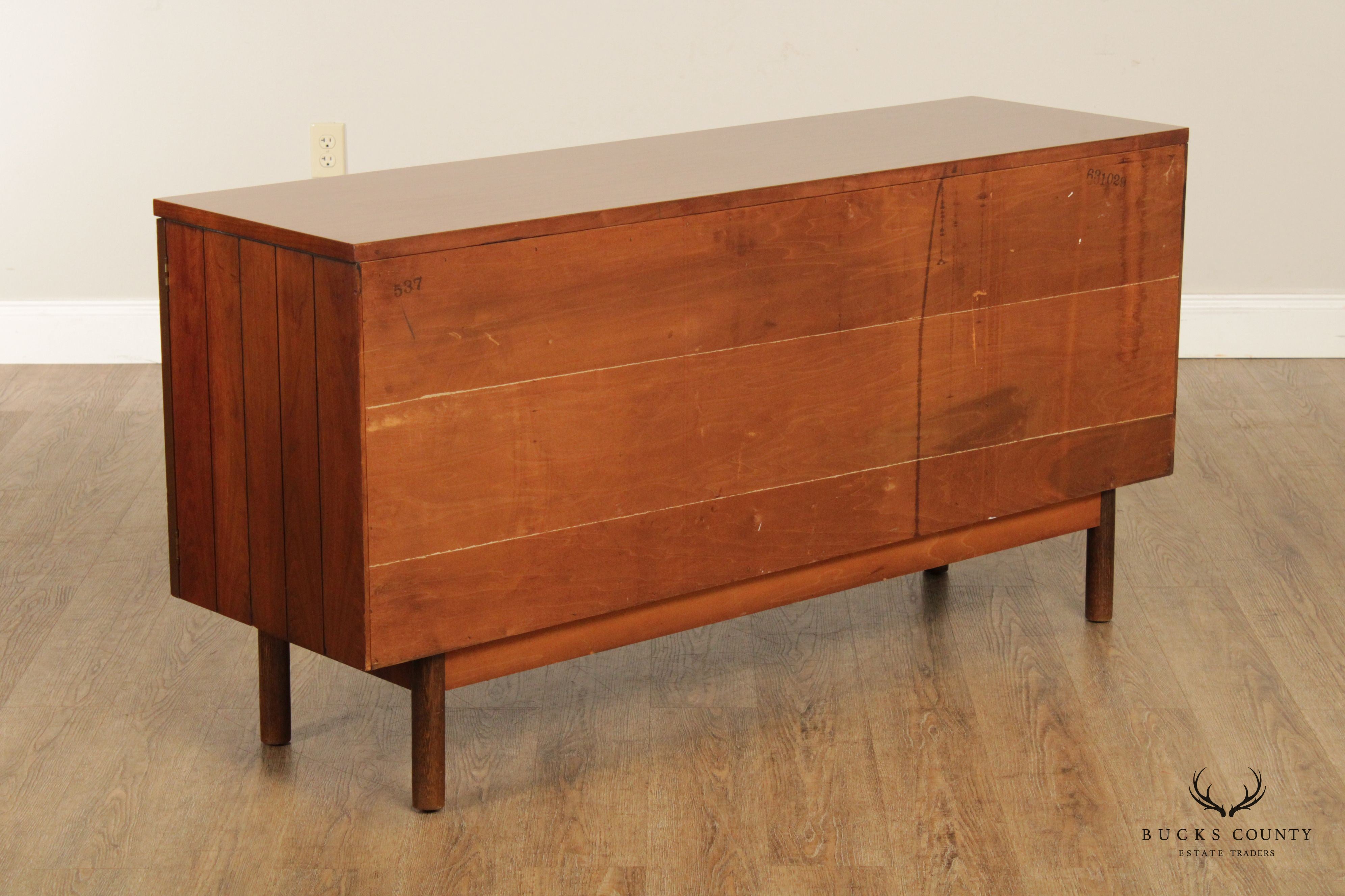 Stanley Furniture Mid Century Modern Walnut Sideboard