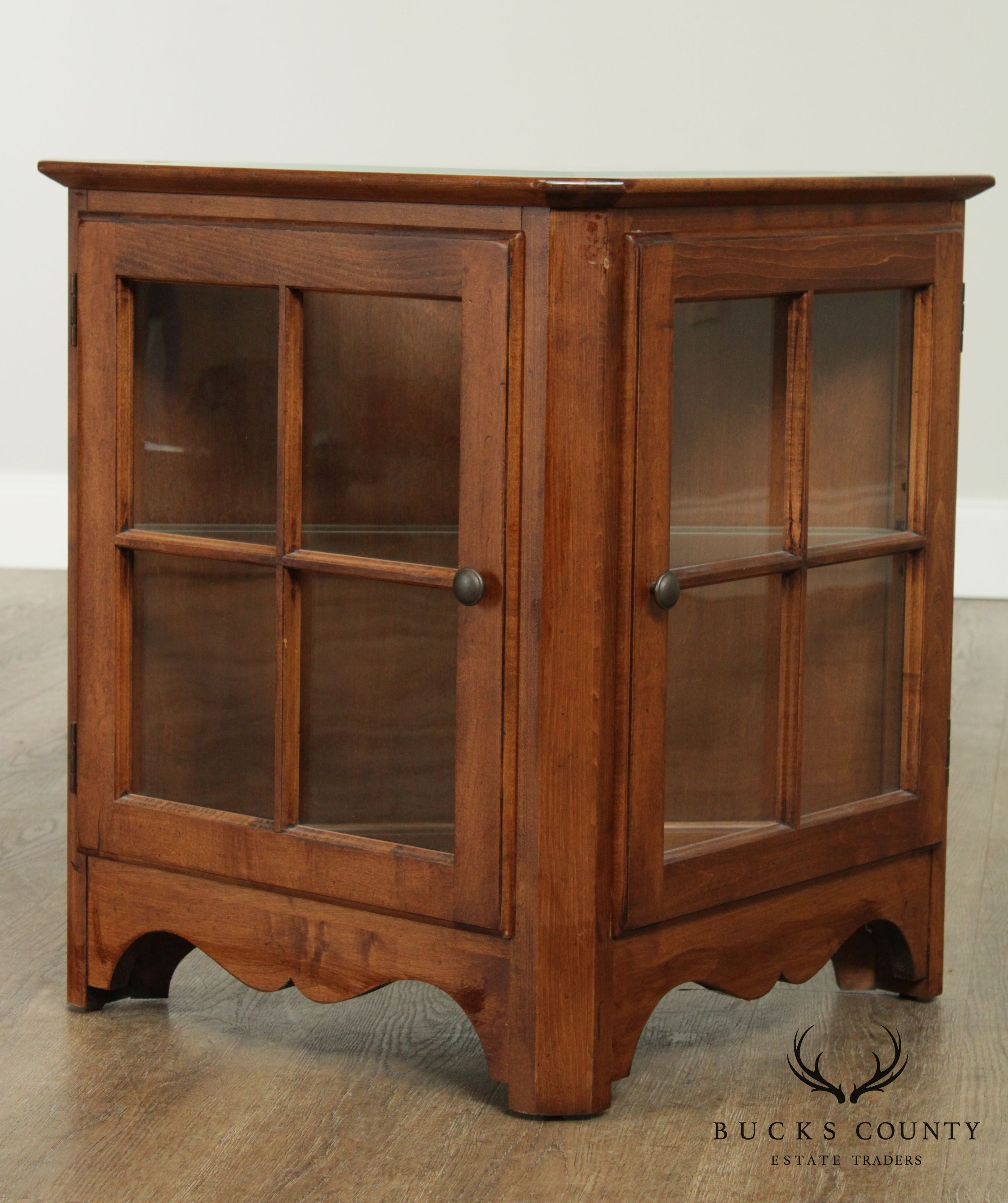 Quality Maple Triangular Vitrine, Curio Cabinet Side Table