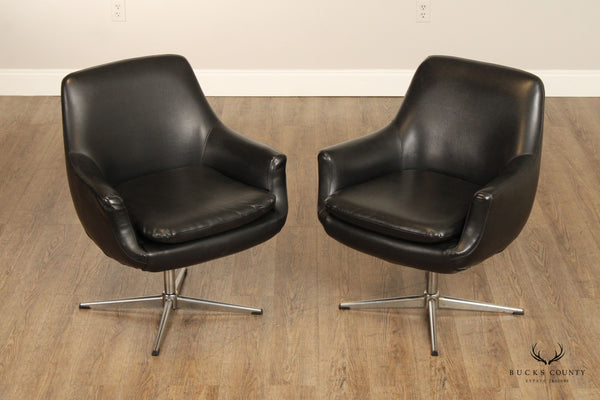 Burris Manufacturing Co. Mid Century Modern Pair of Swivel Club Chairs