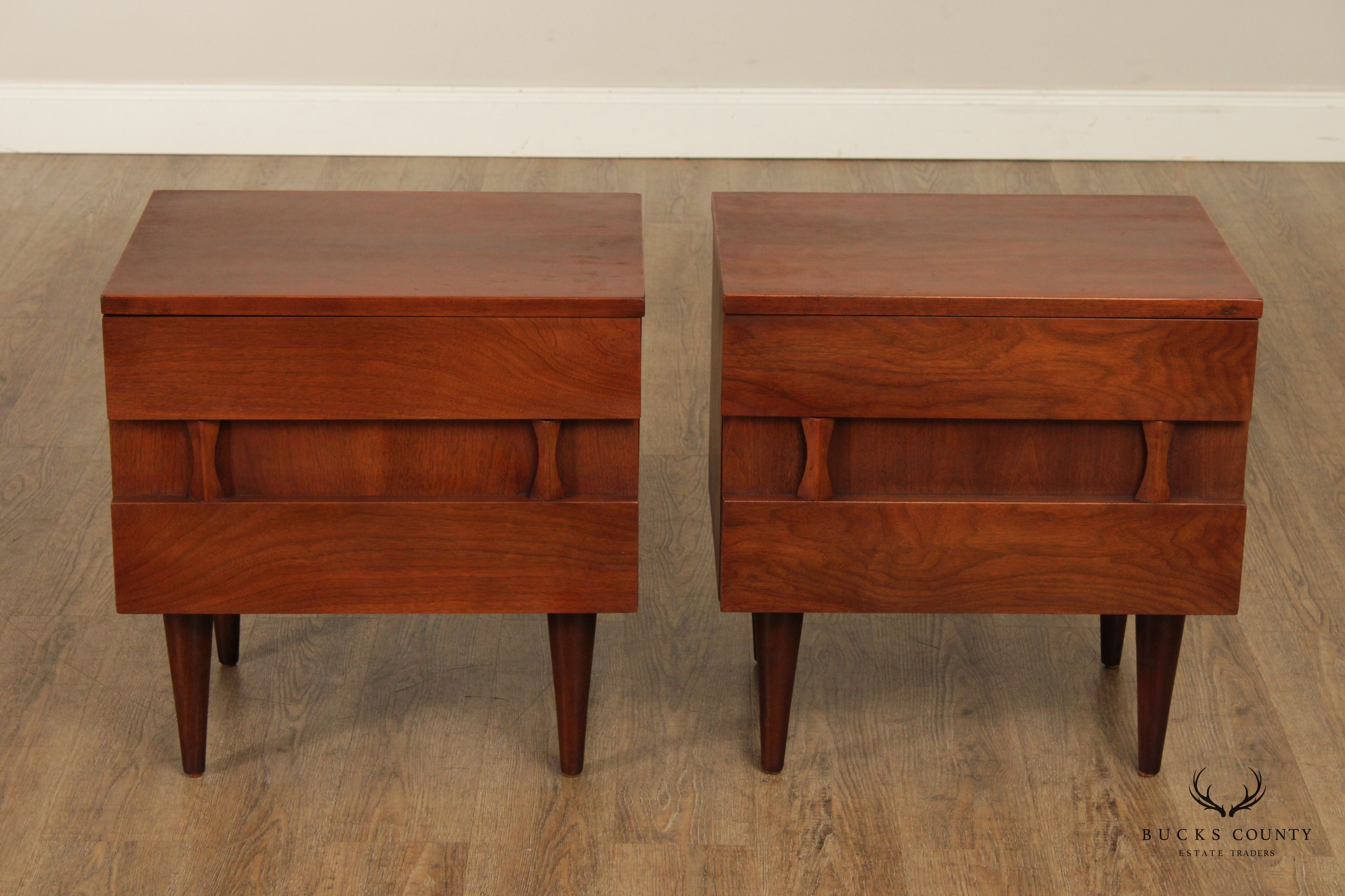 American of Martinsville Mid Century Modern Pair Walnut Nightstands