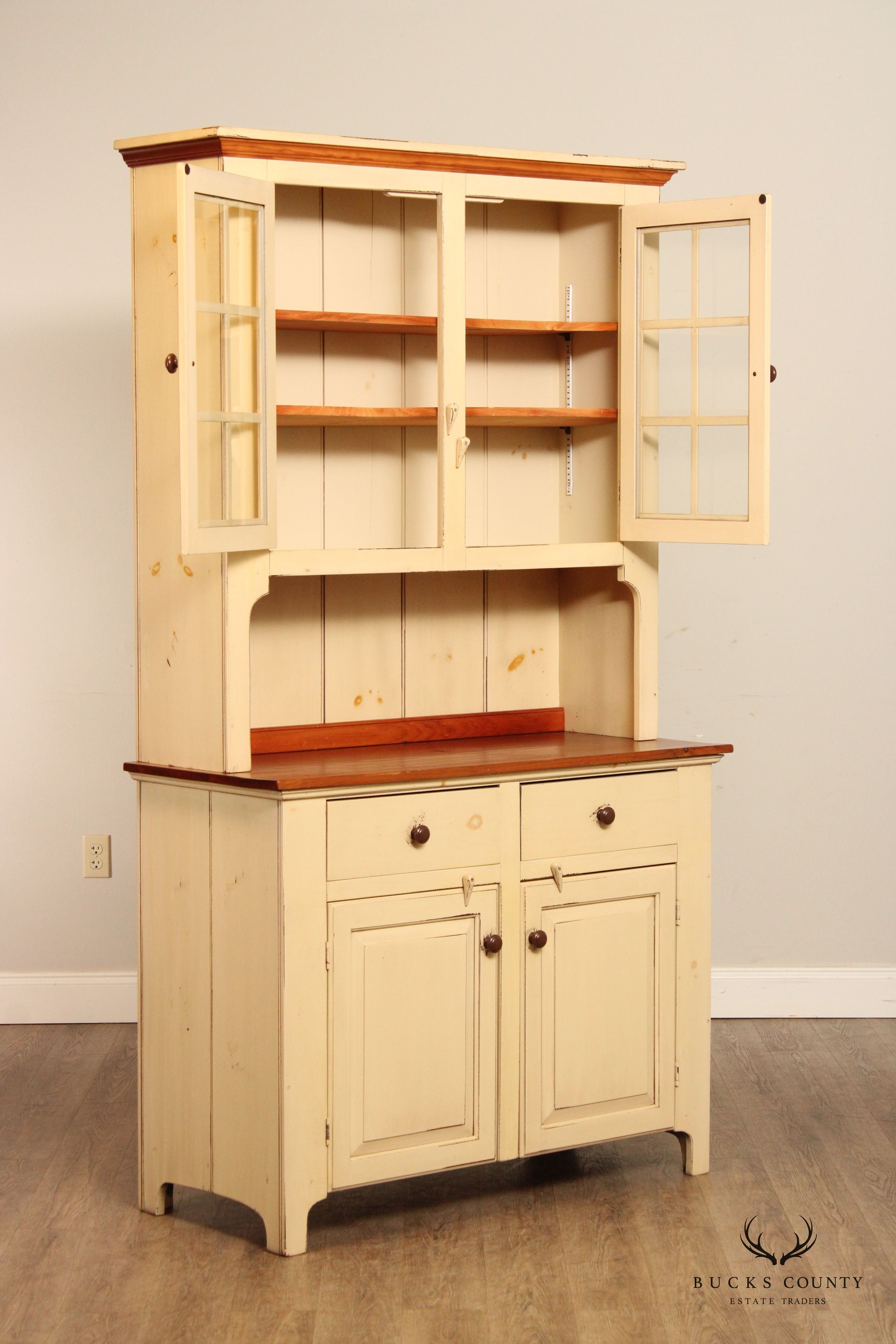 Canaan Cabinetry 'Farm Furniture' Primitive Painted Pine Buffet Cupboard