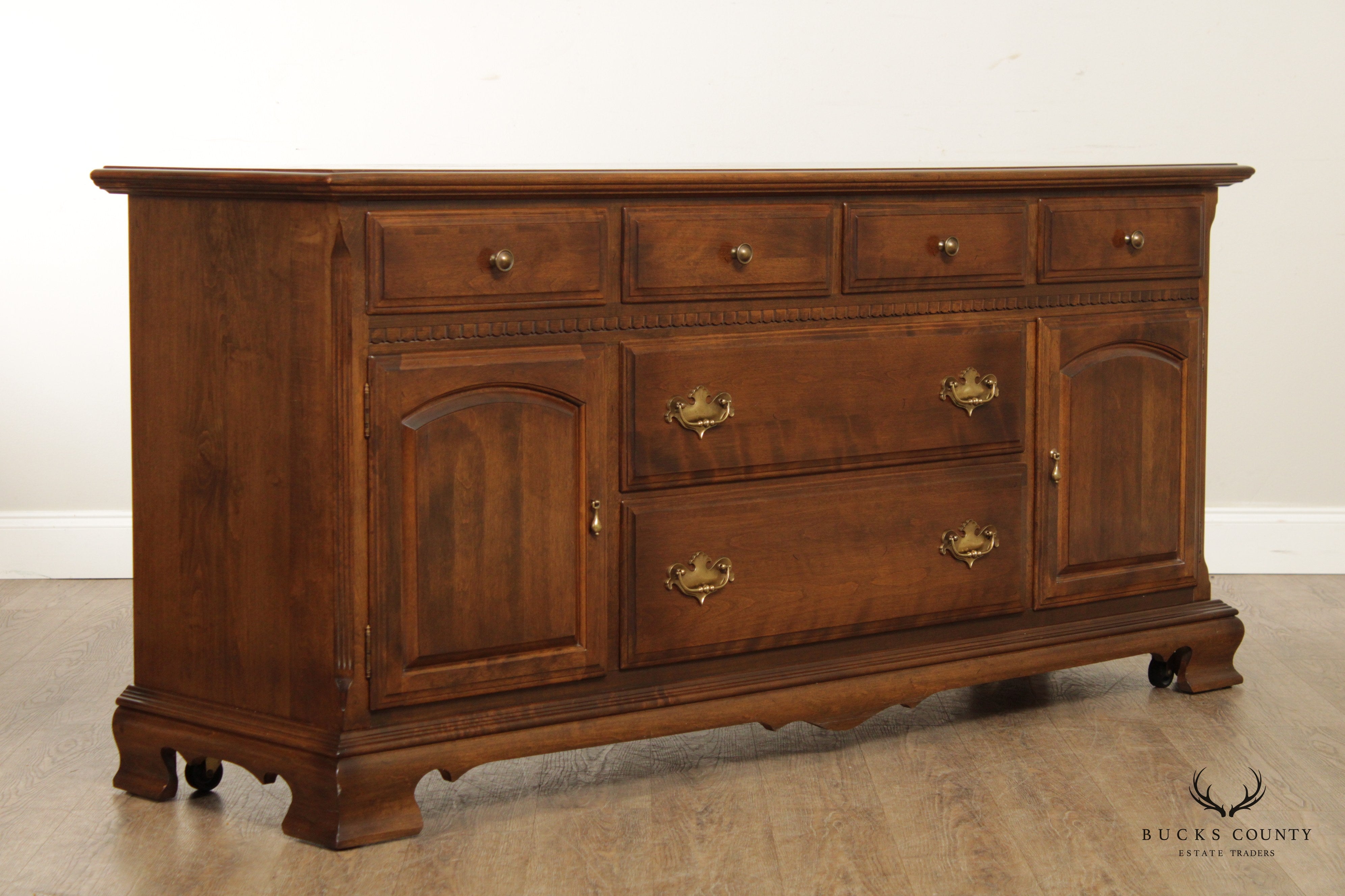 Ethan Allen 'Classic Manor' Maple Triple Dresser