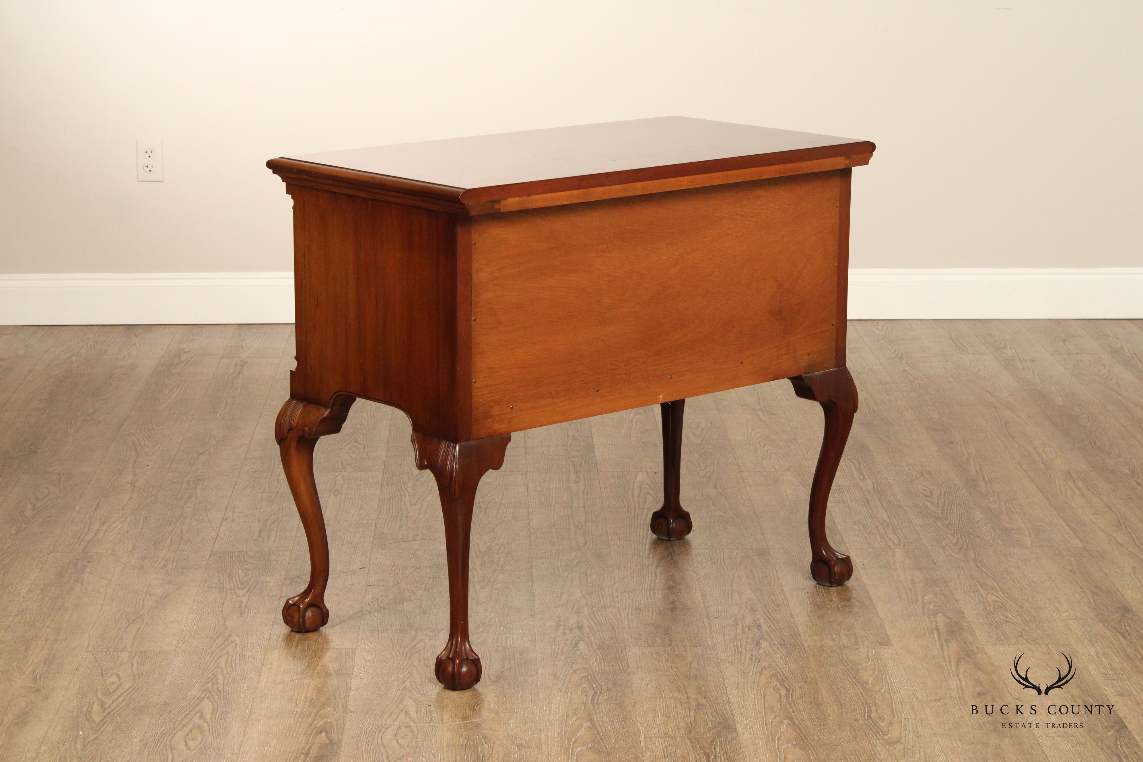 BIGGS KITTINGER OLD DOMINION CHIPPENDALE STYLE CARVED MAHOGANY LOWBOY