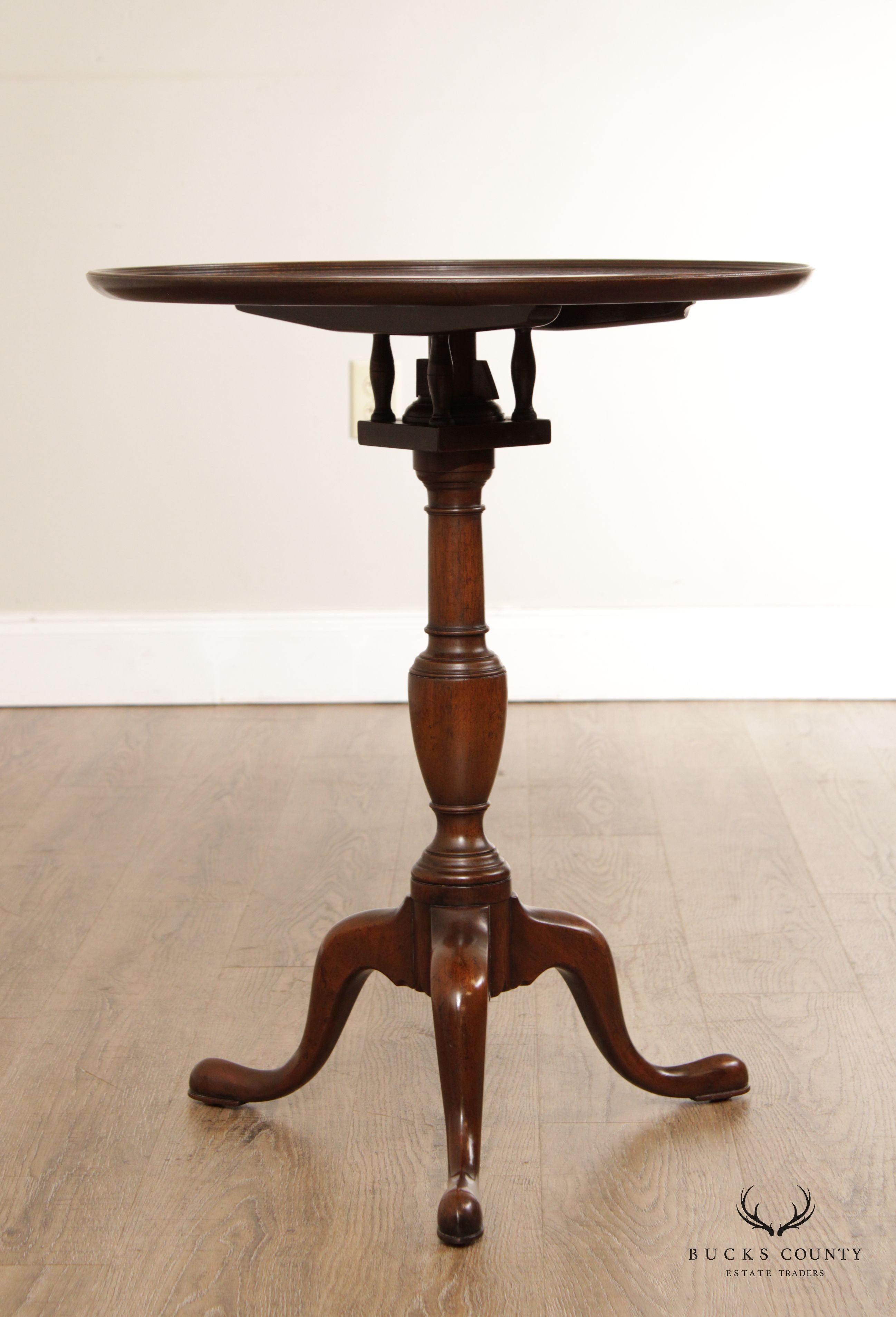 Kittinger Colonial Williamsburg Adaptation Mahogany Tilt-Top Tea Table