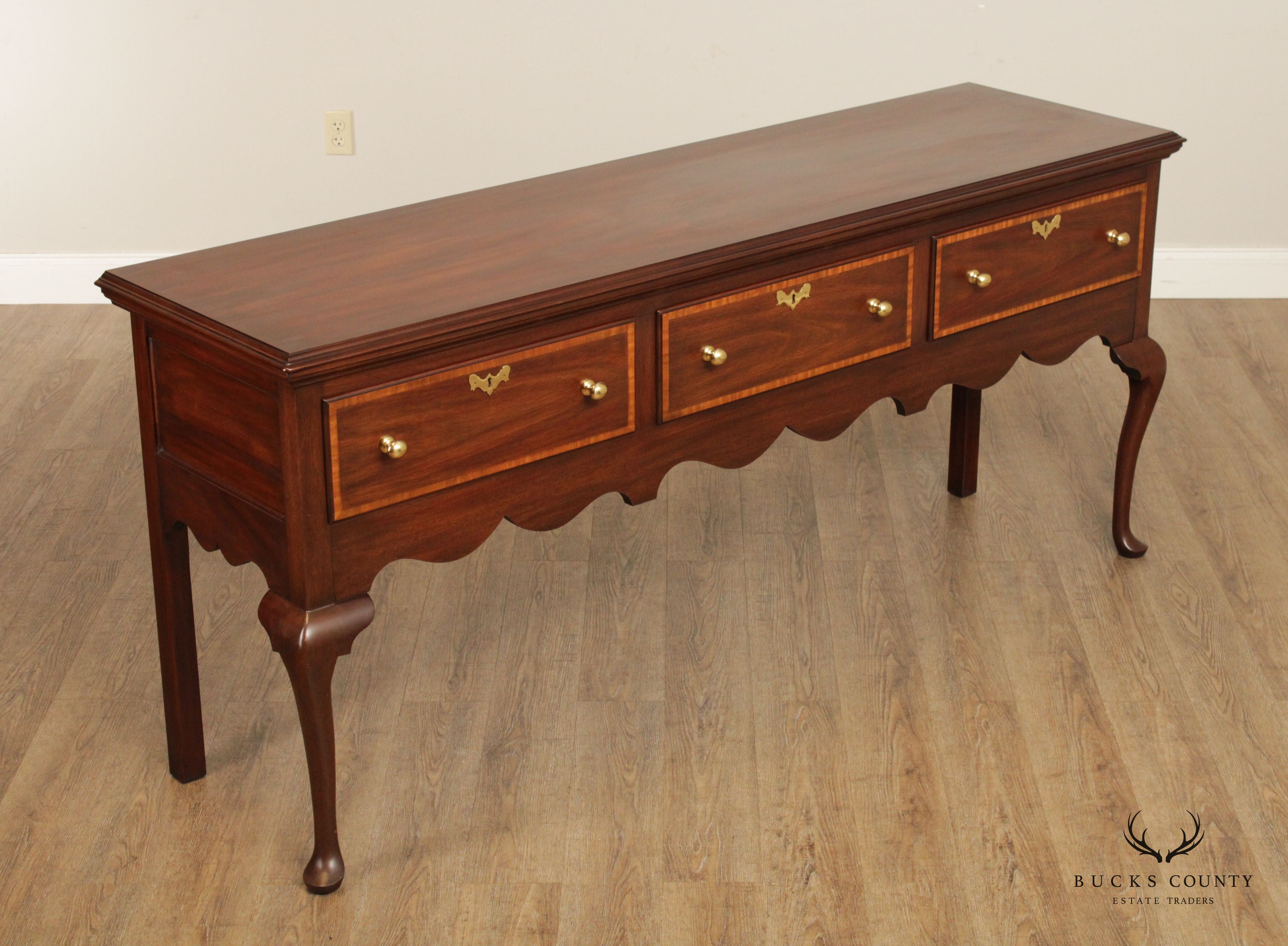 Henkel Harris Queen Anne Style 'Jamestown Colony' Mahogany Sideboard