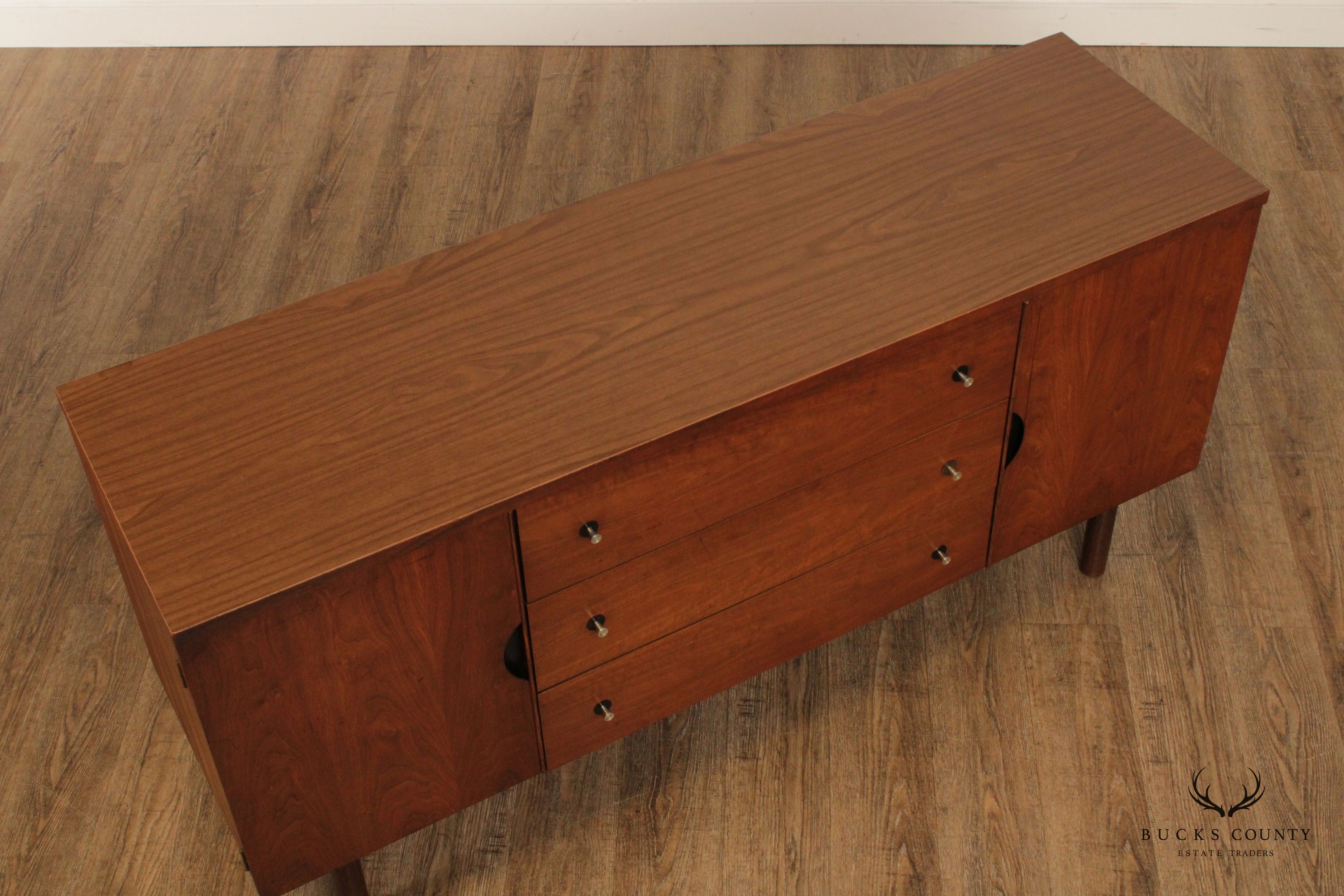 Stanley Furniture Mid Century Modern Walnut Sideboard